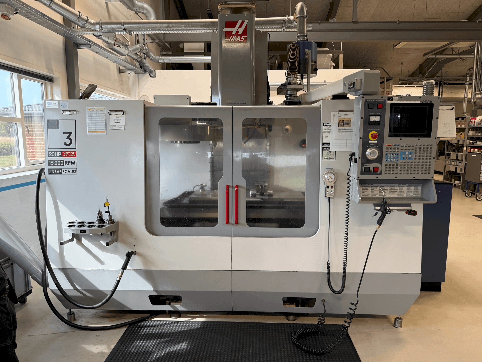 Mašīnas HAAS VF-3DHE pretskats