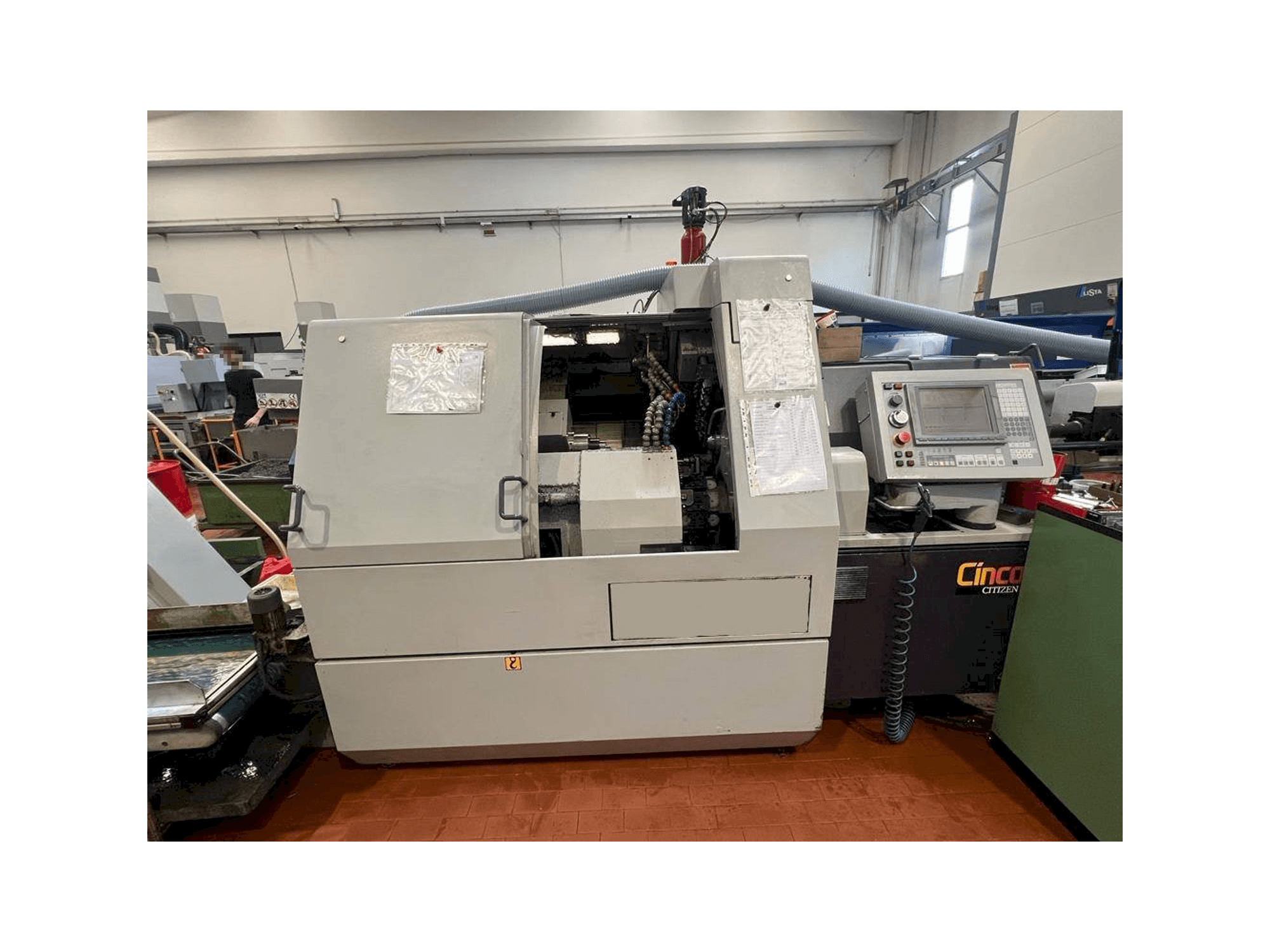 Mašīnas Citizen M32 pretskats