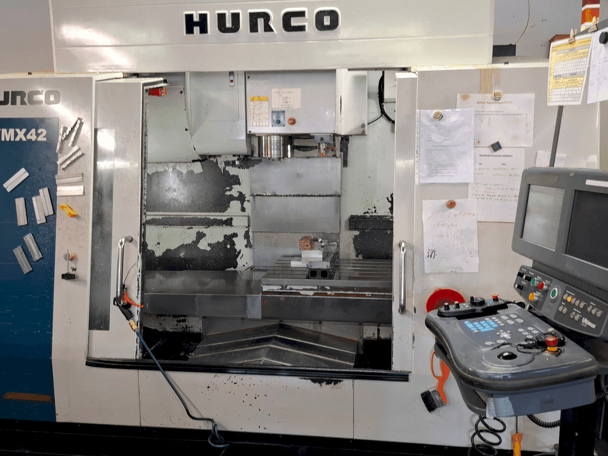 Mašīnas Hurco VMX 42 pretskats