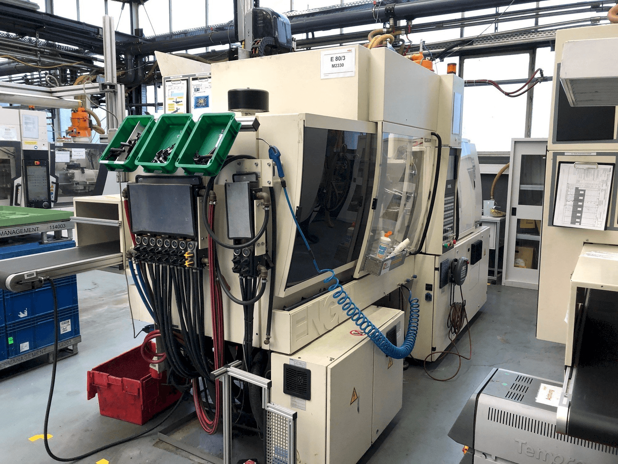 Mašīnas ENGEL Victory 330/80 pretskats