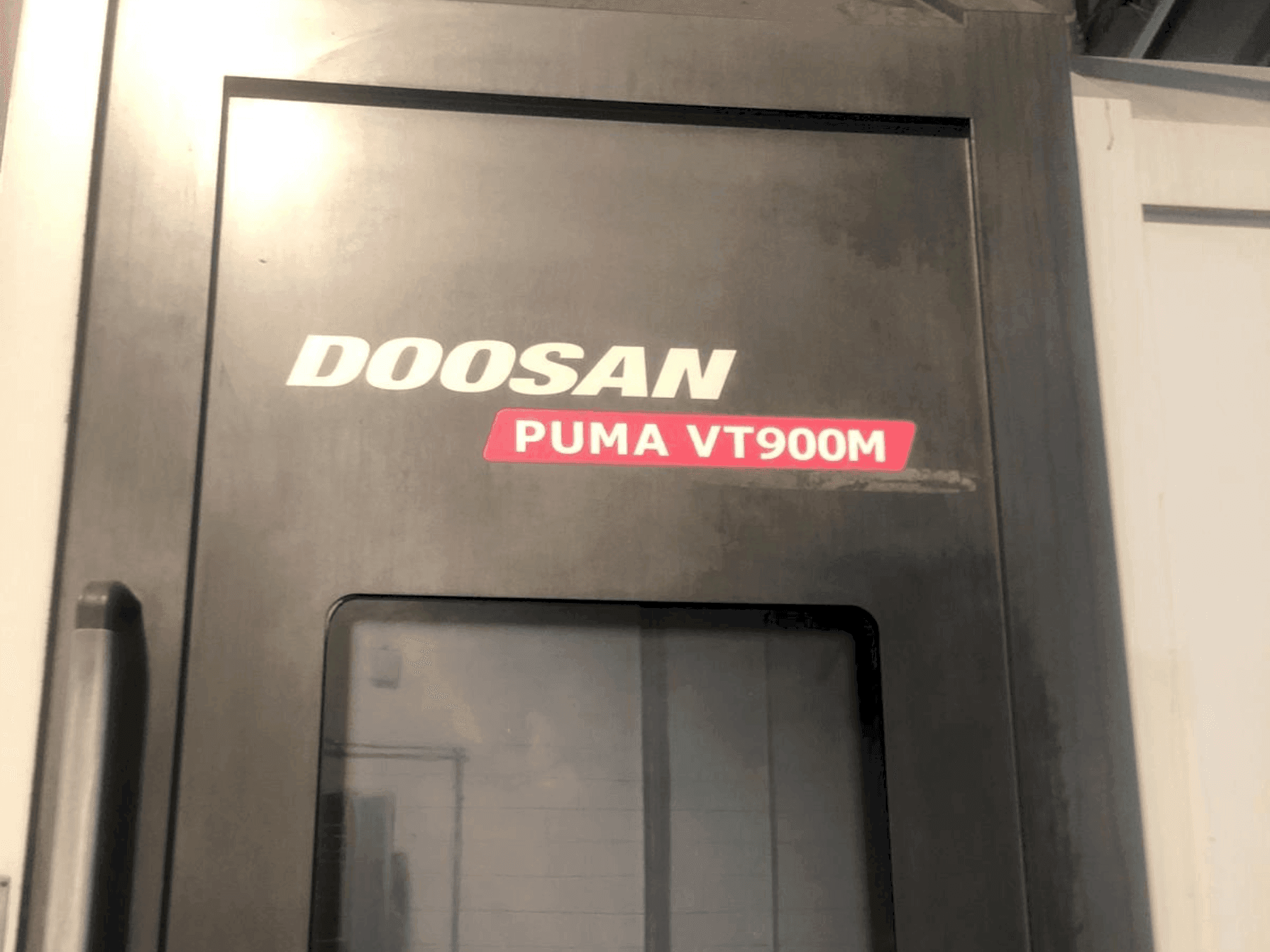 Mašīnas DOOSAN Puma VT900M pretskats