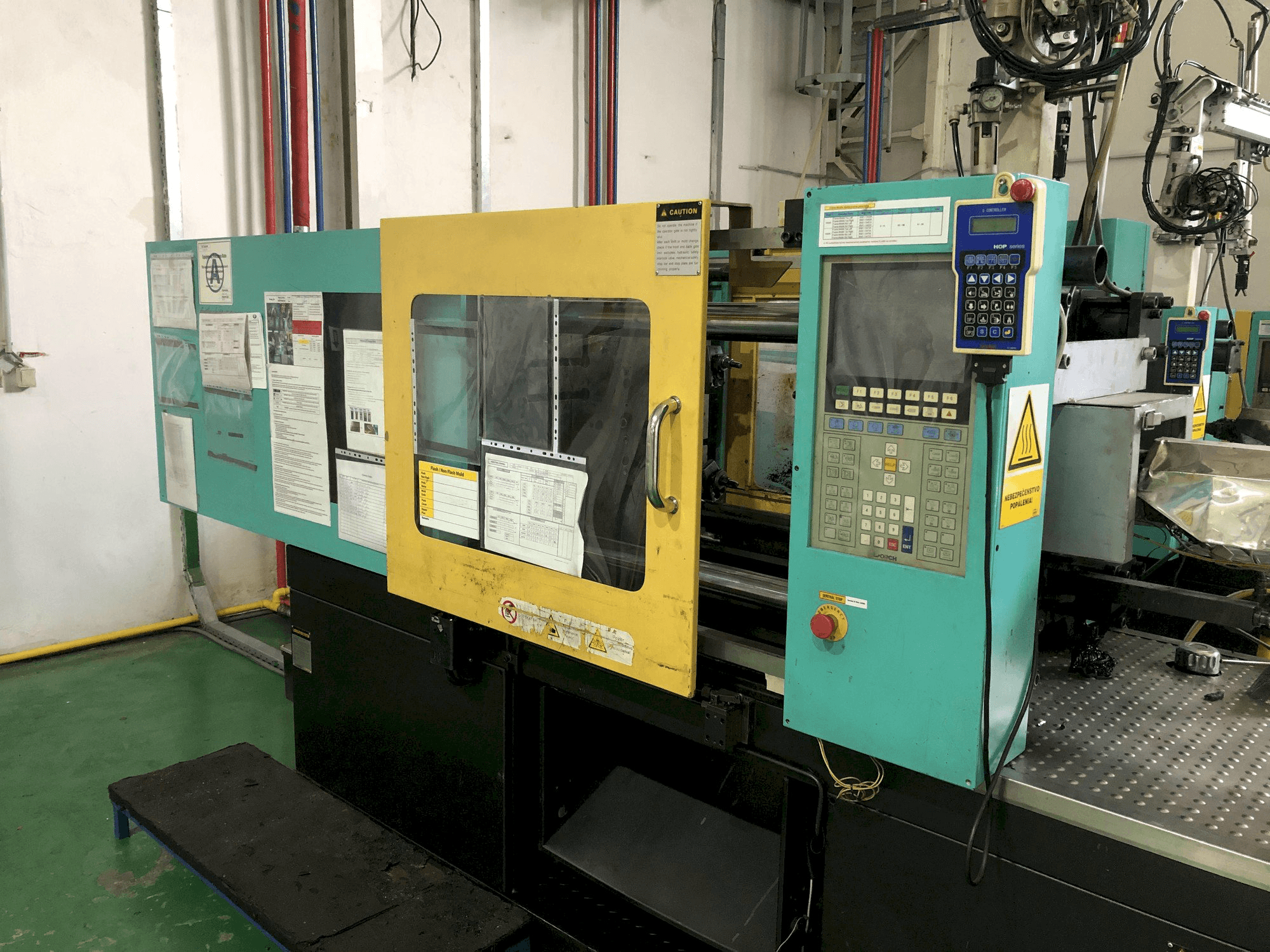 Mašīnas Hyundai K-150V pretskats