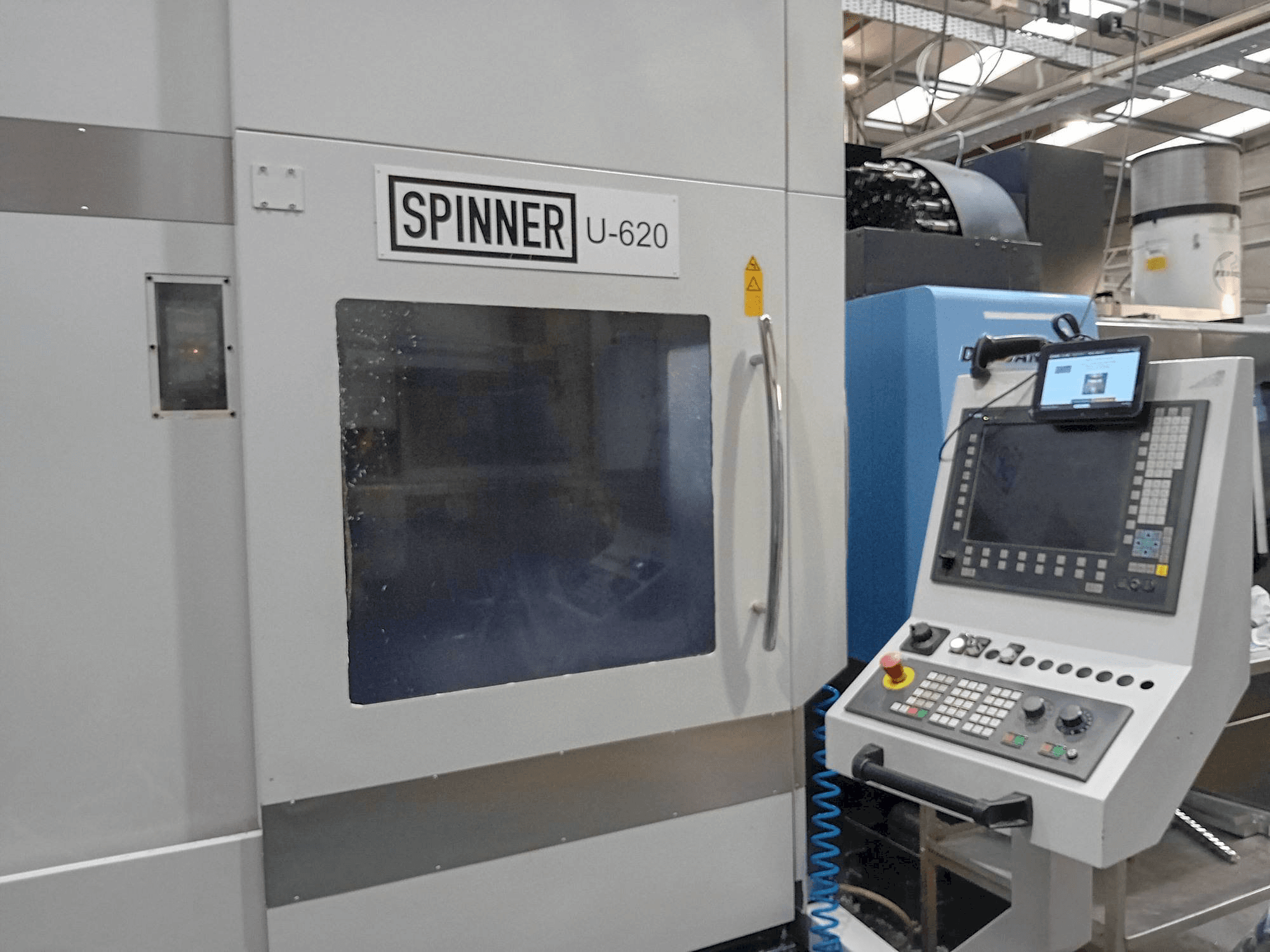 Mašīnas SPINNER U5-620 pretskats