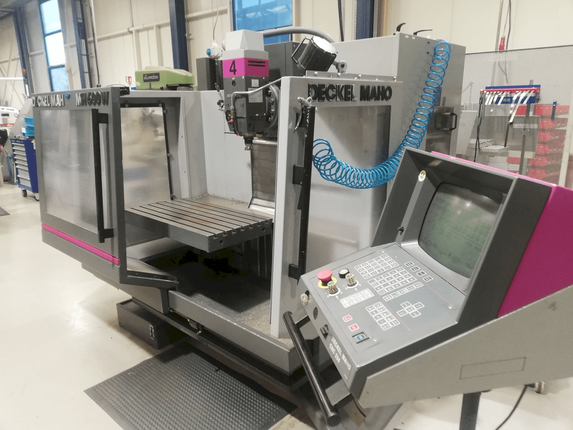 Mašīnas DECKEL MAHO MH 600W pretskats