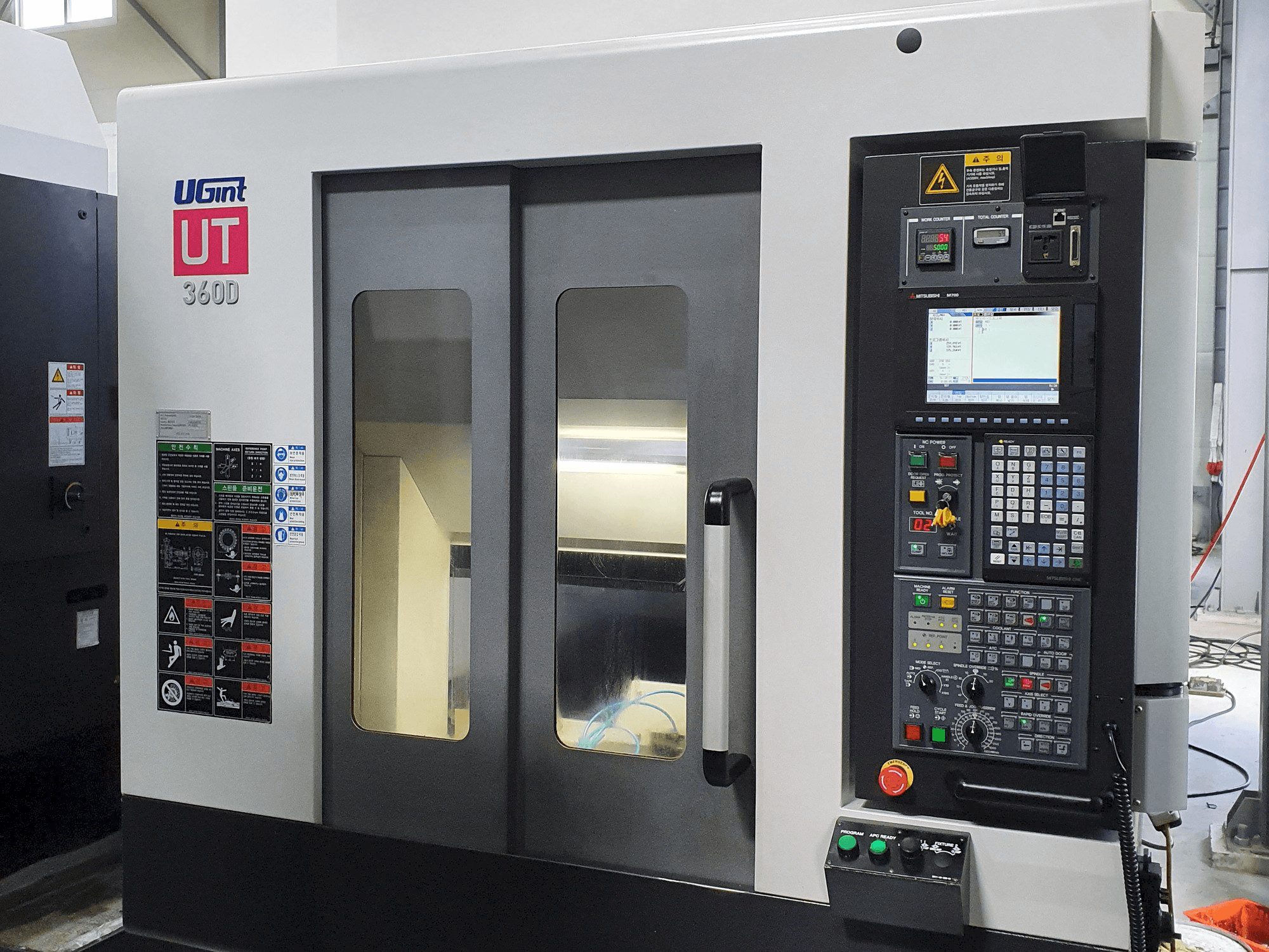 Mašīnas UGINT UT360D pretskats