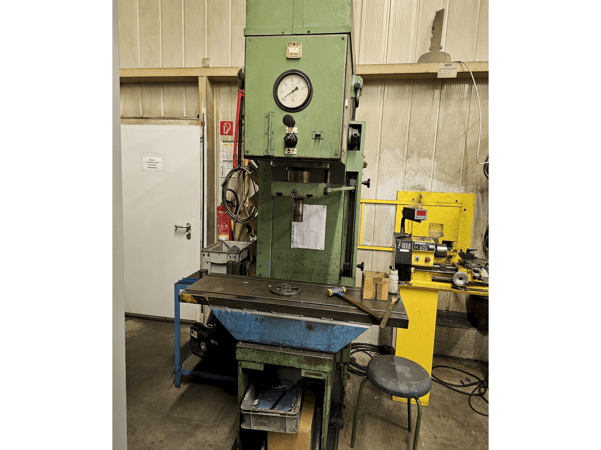 Mašīnas VEB PYE/25/1 pretskats