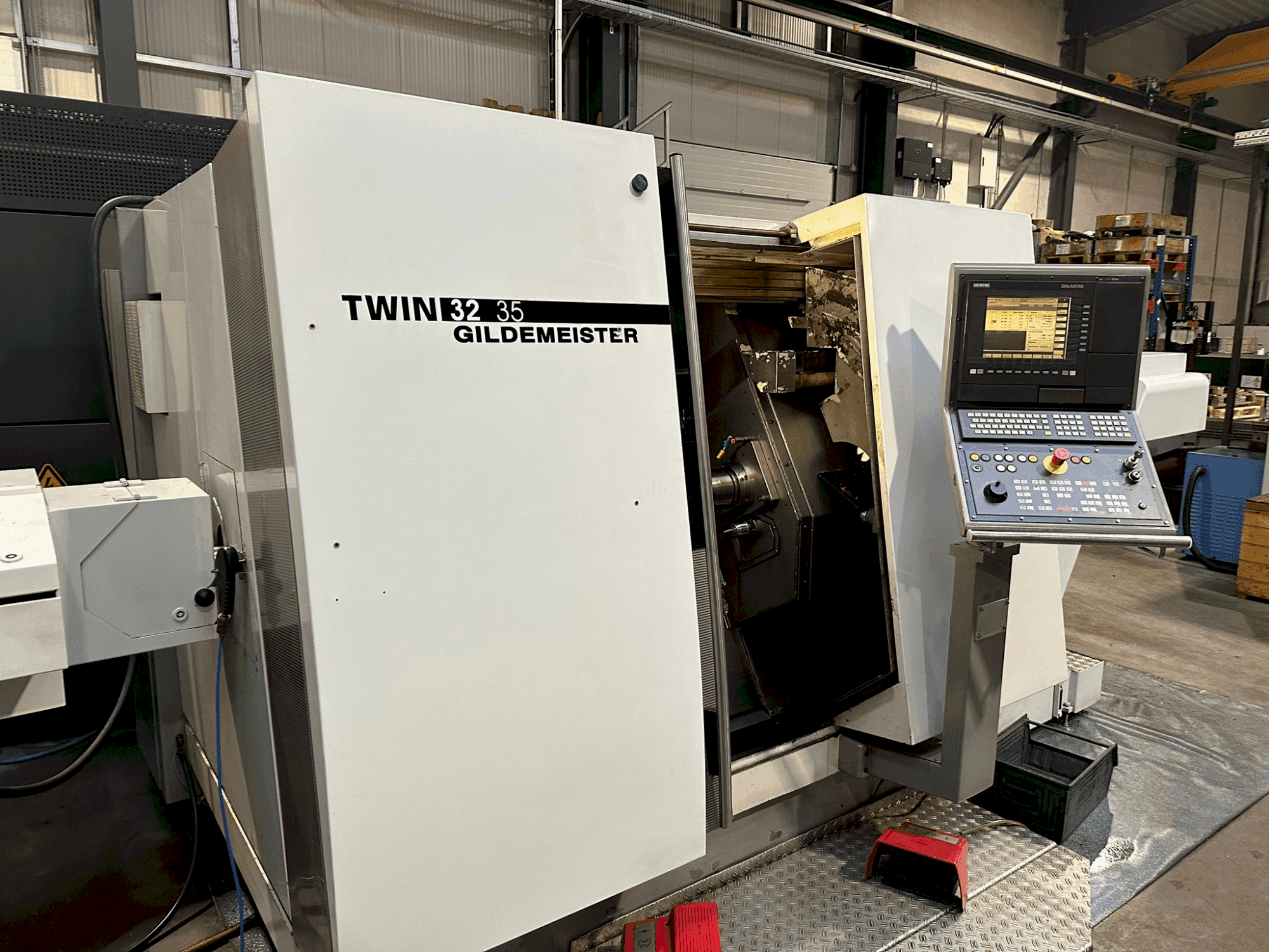 Mašīnas Gildemeister TWIN 32 pretskats