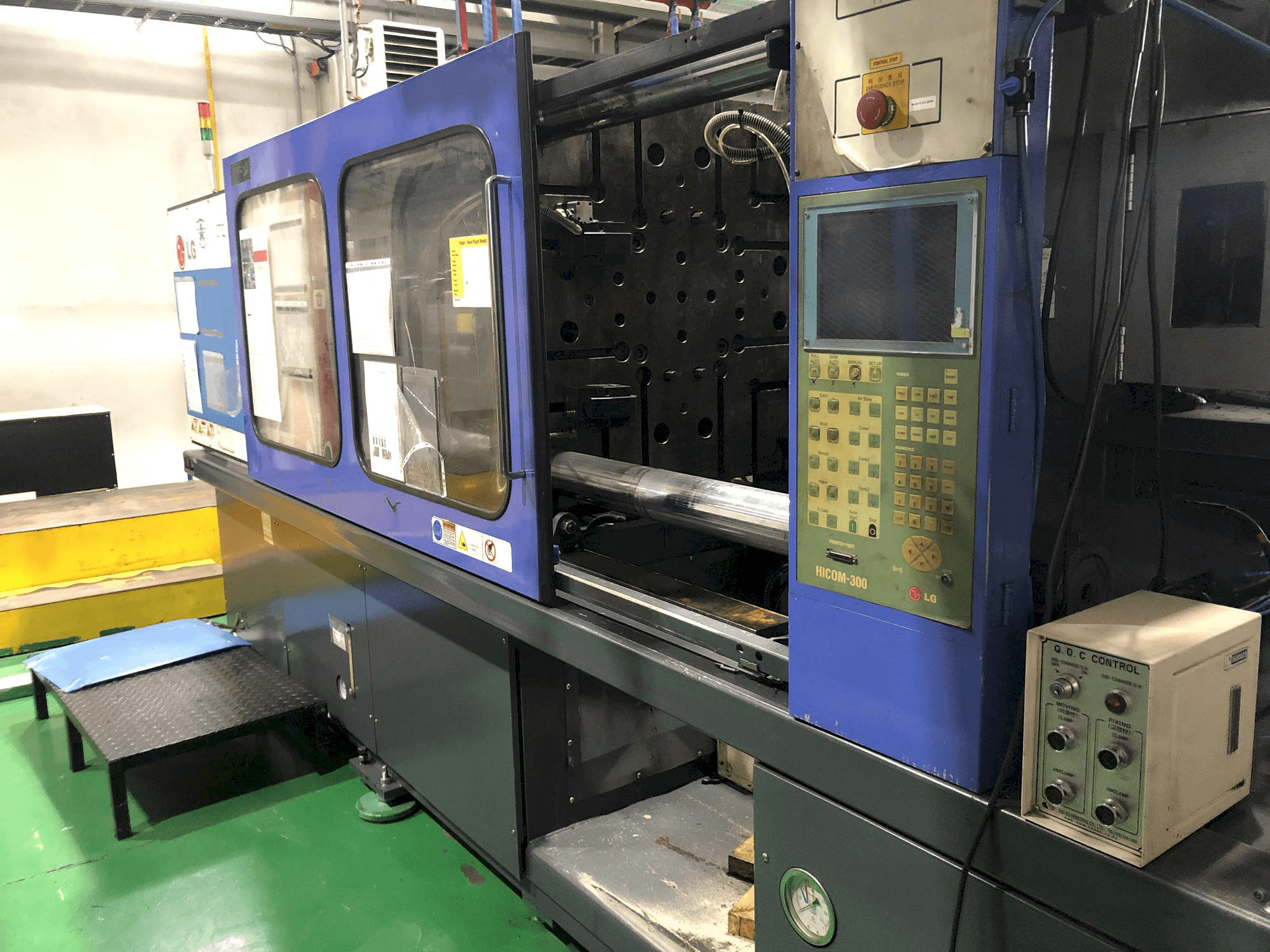 Mašīnas LG LGH-350N pretskats