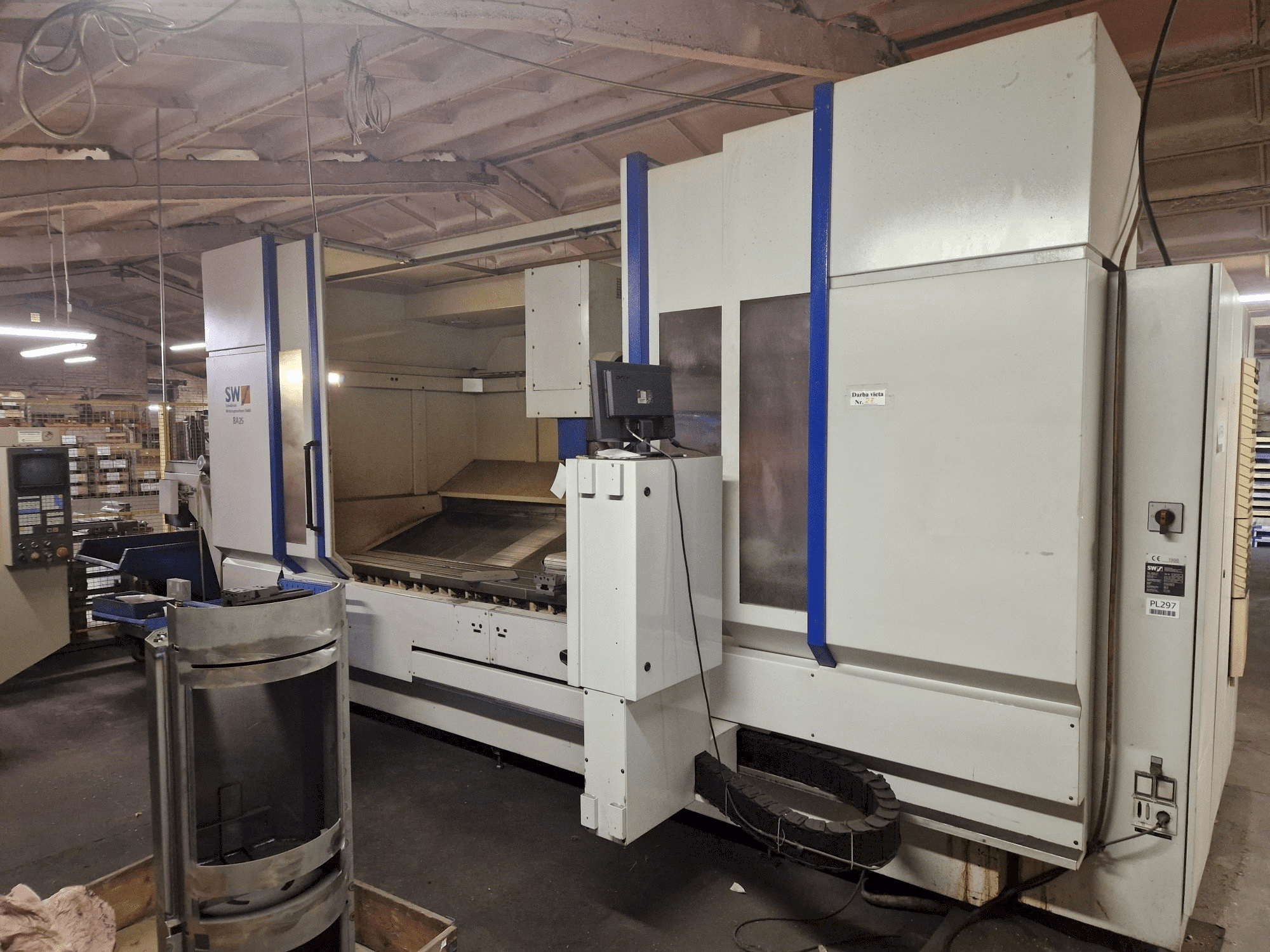 Mašīnas SW BA 25 pretskats