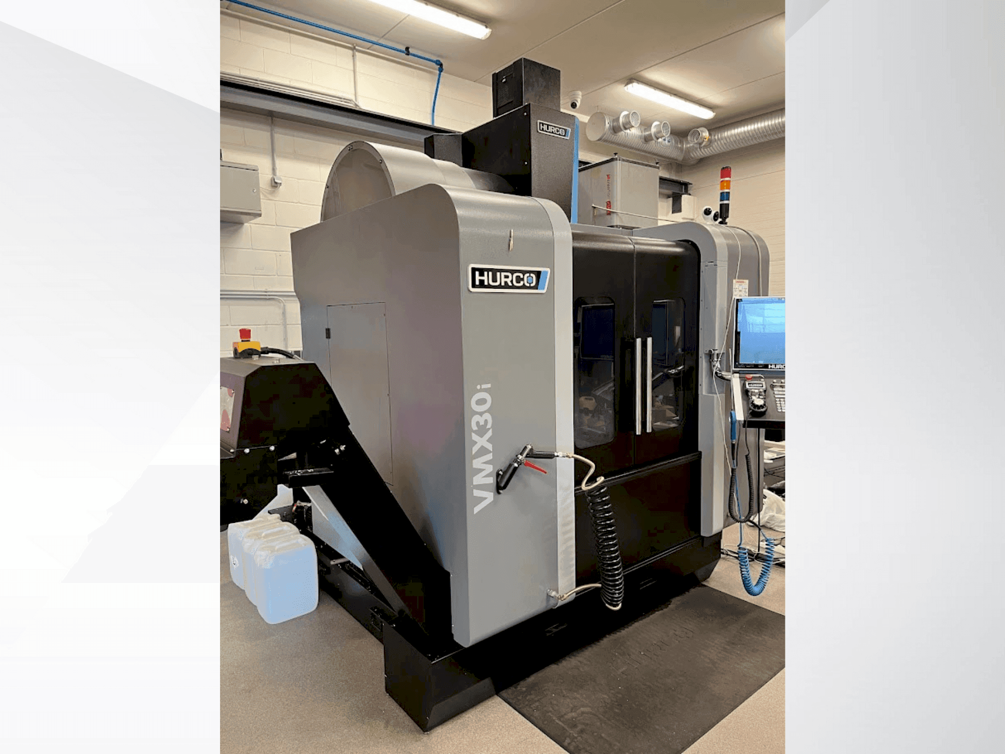 Mašīnas Hurco VMX30i pretskats