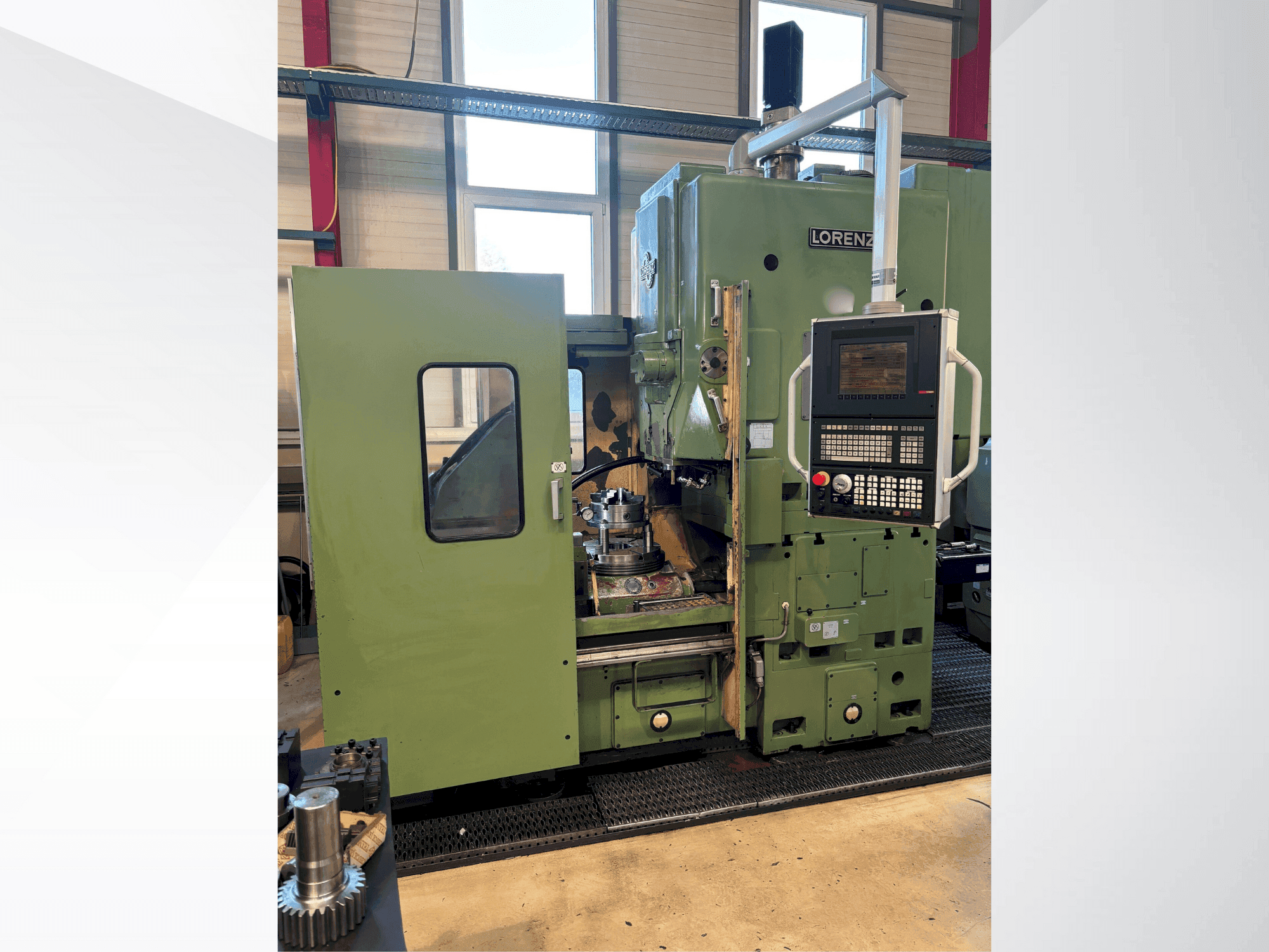 Mašīnas LORENZ LS 420 pretskats