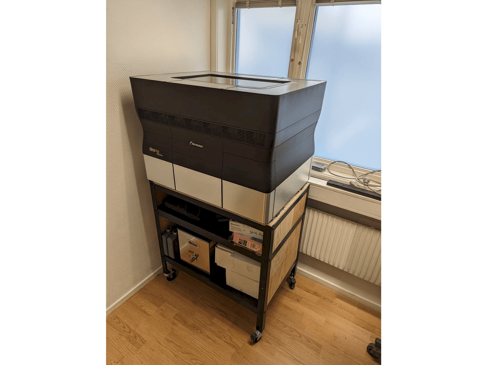 Mašīnas Stratasys objet30 V3 pro pretskats
