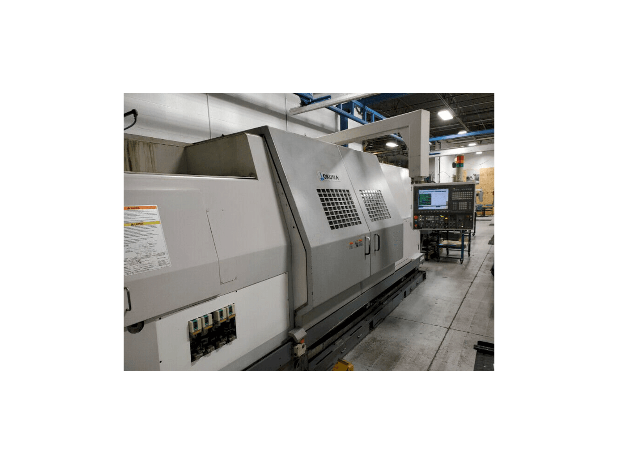 Mašīnas Okuma LB45 II kreisās malas skats