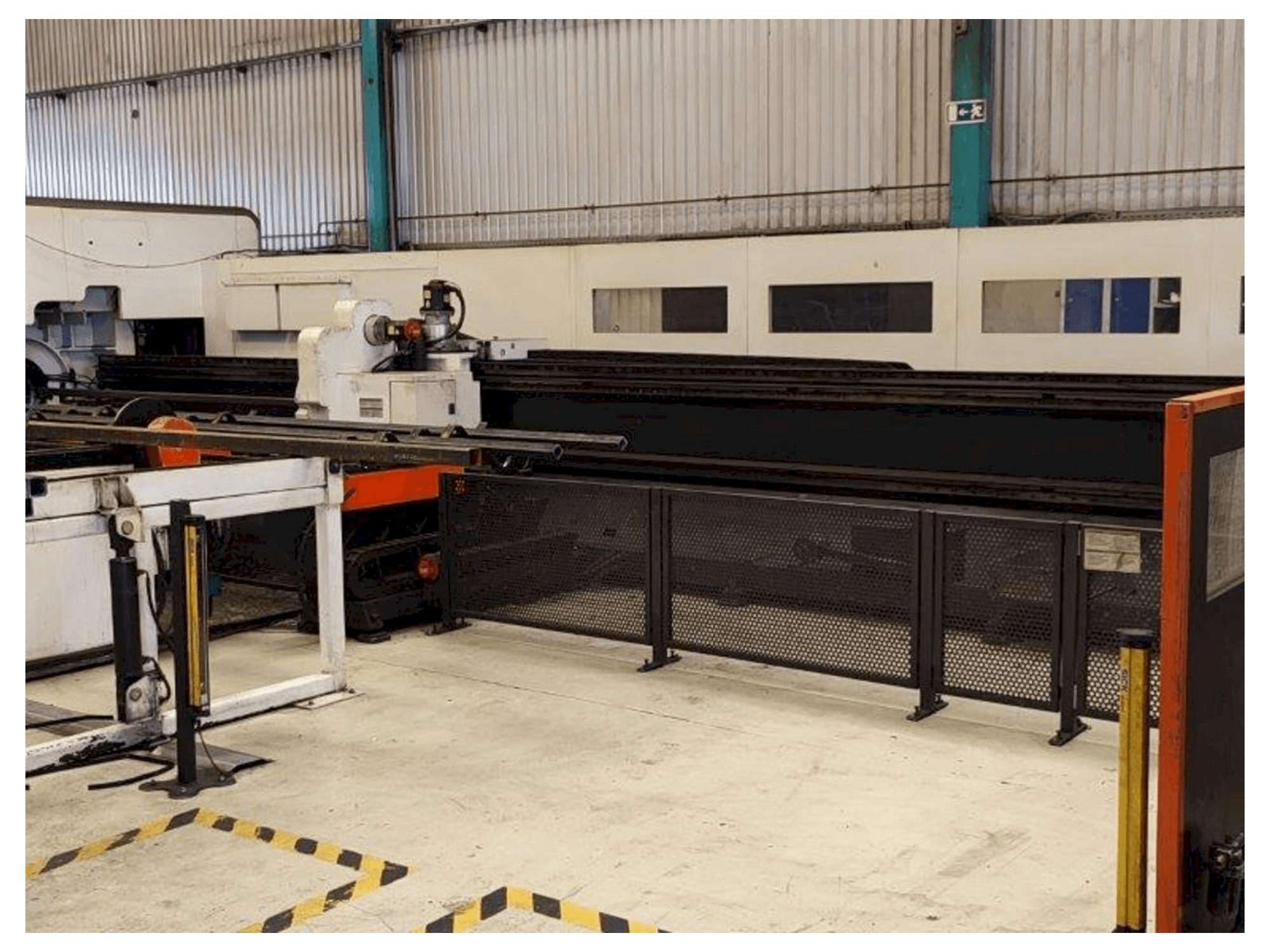 Mašīnas Mazak Fabri Gear 220 4kW pretskats