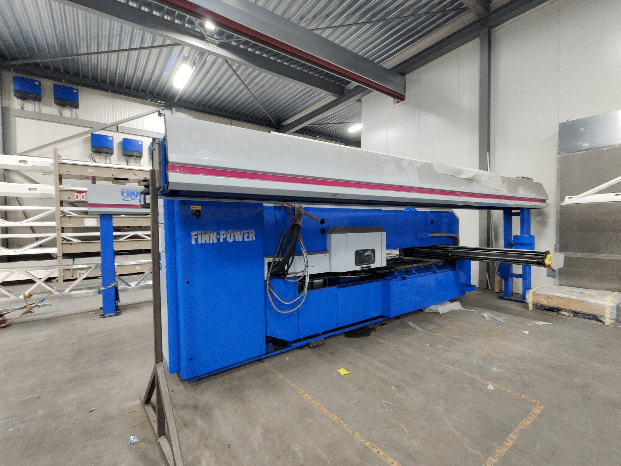 Mašīnas Finn-Power F6-25 SB/AM + FMM 300 / 1 / UT automation pretskats