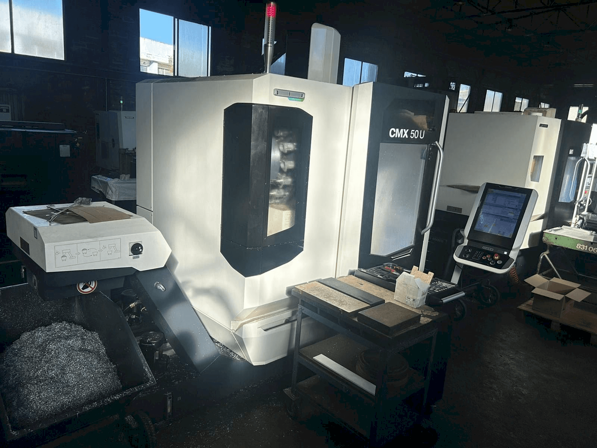 Mašīnas DMG MORI CMX 50 U pretskats