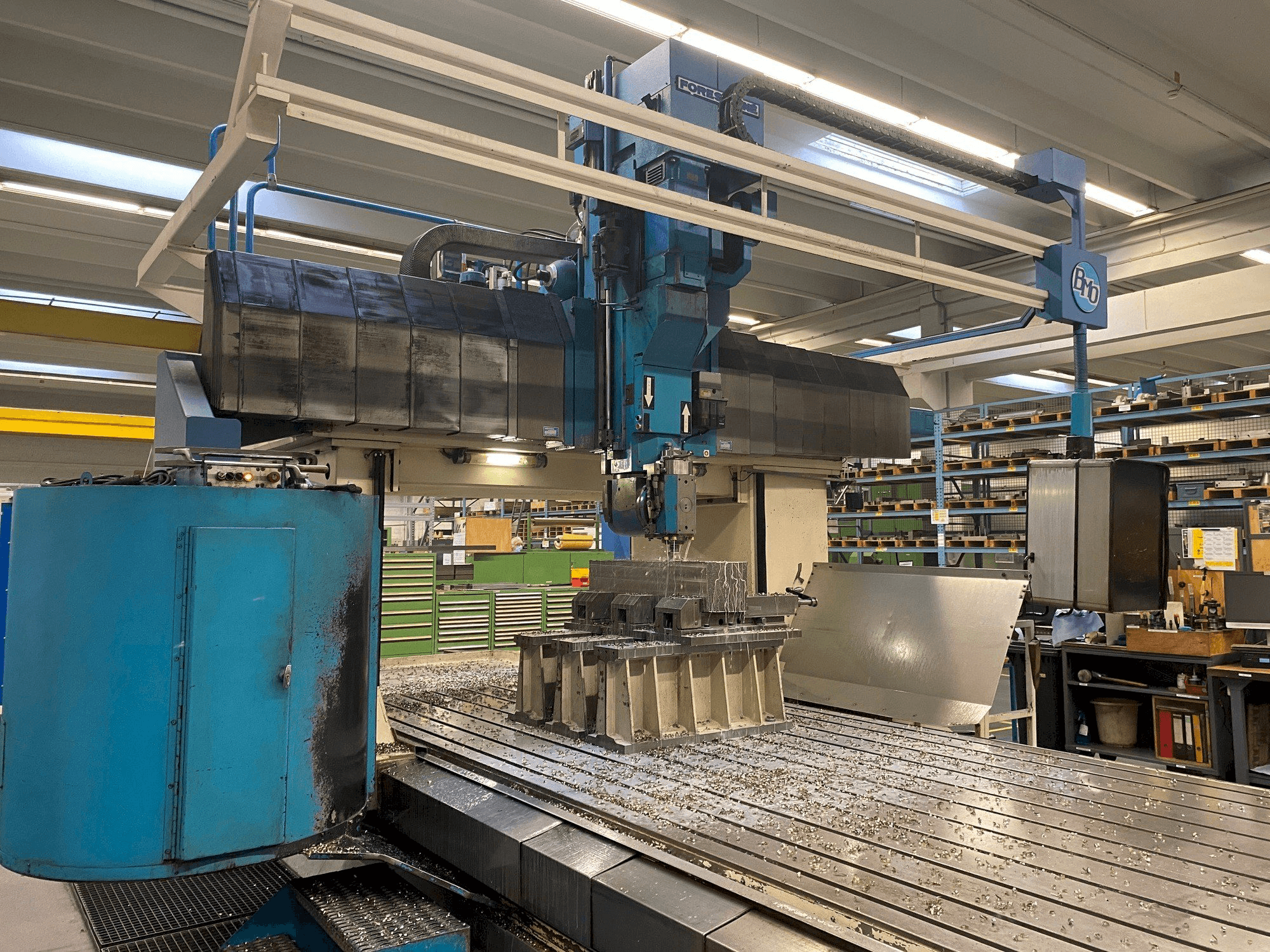 Mašīnas Forest Line Seramill 240 pretskats