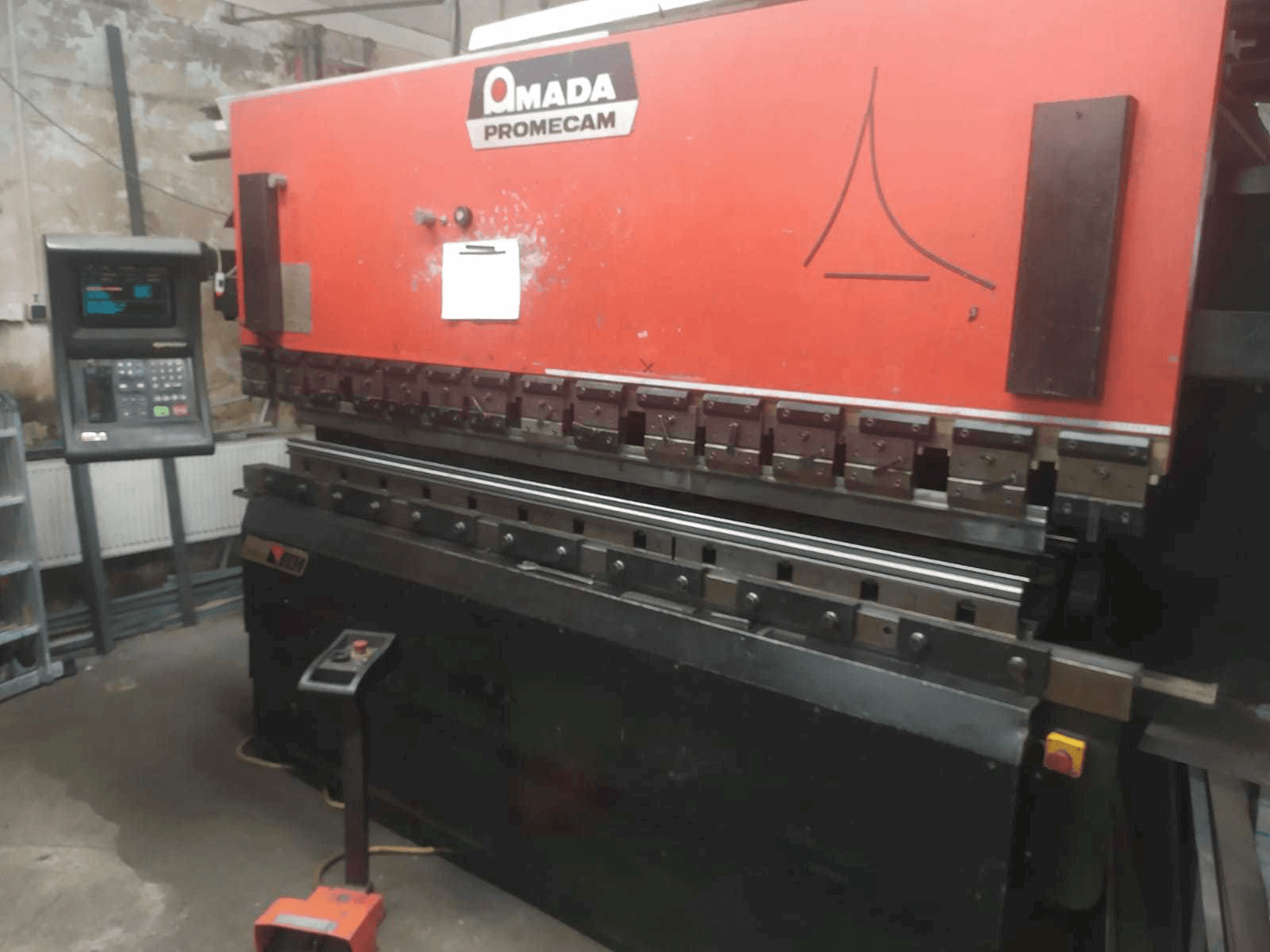 Mašīnas AMADA APX 100 30 pretskats