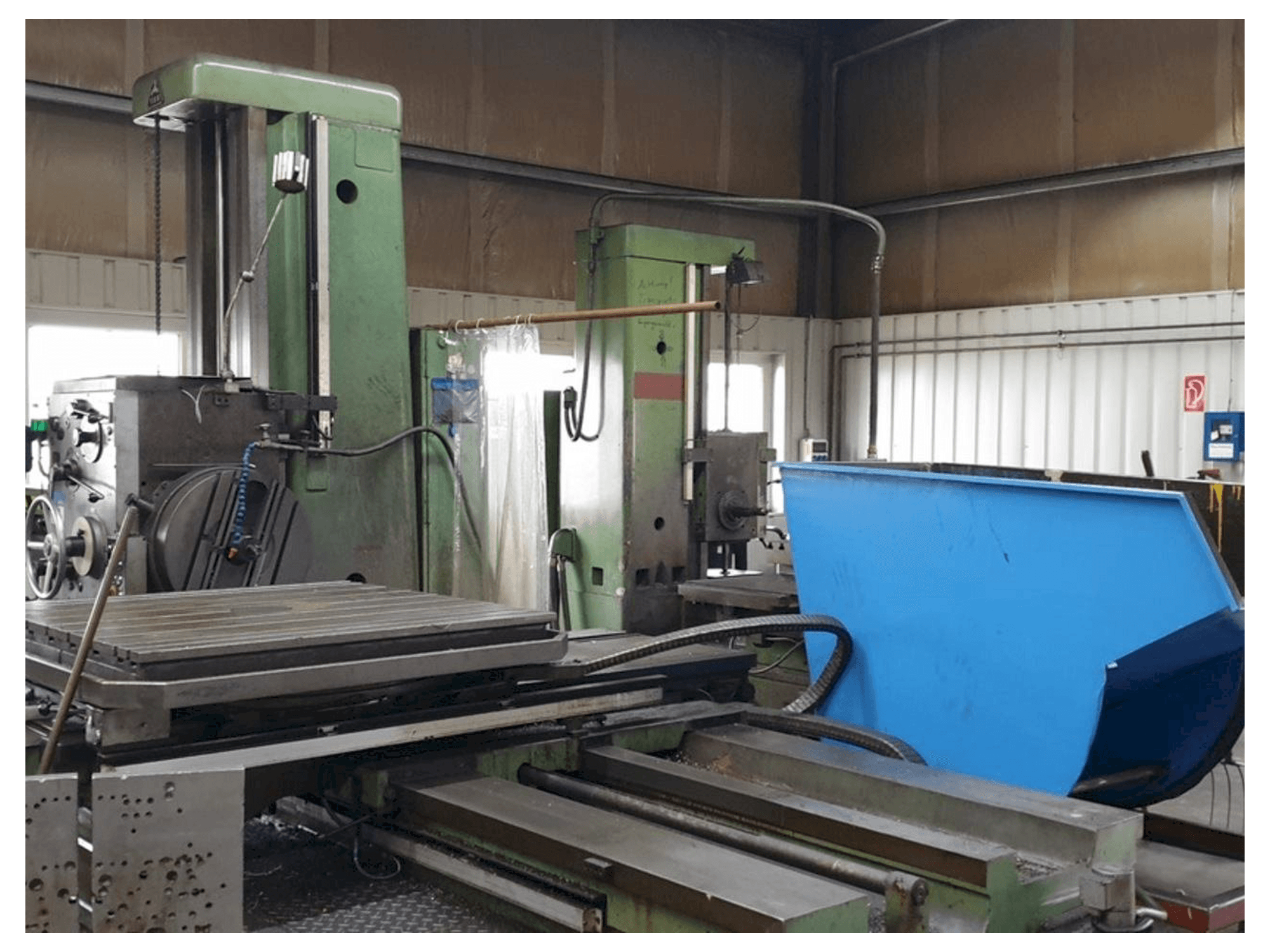 Mašīnas TOS W 100 A pretskats