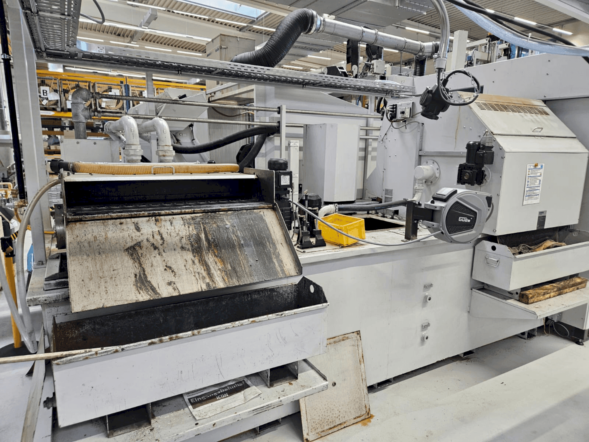 Mašīnas ICON 6-250 pretskats