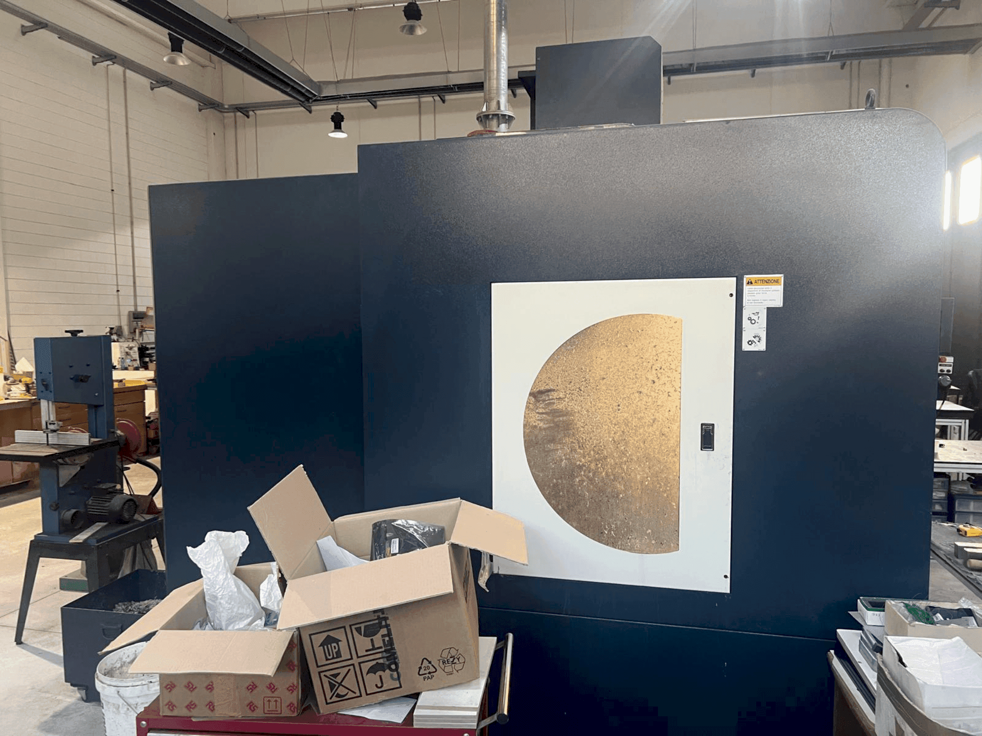 Mašīnas Johnford Dart VMC 1000A HI TECH pretskats