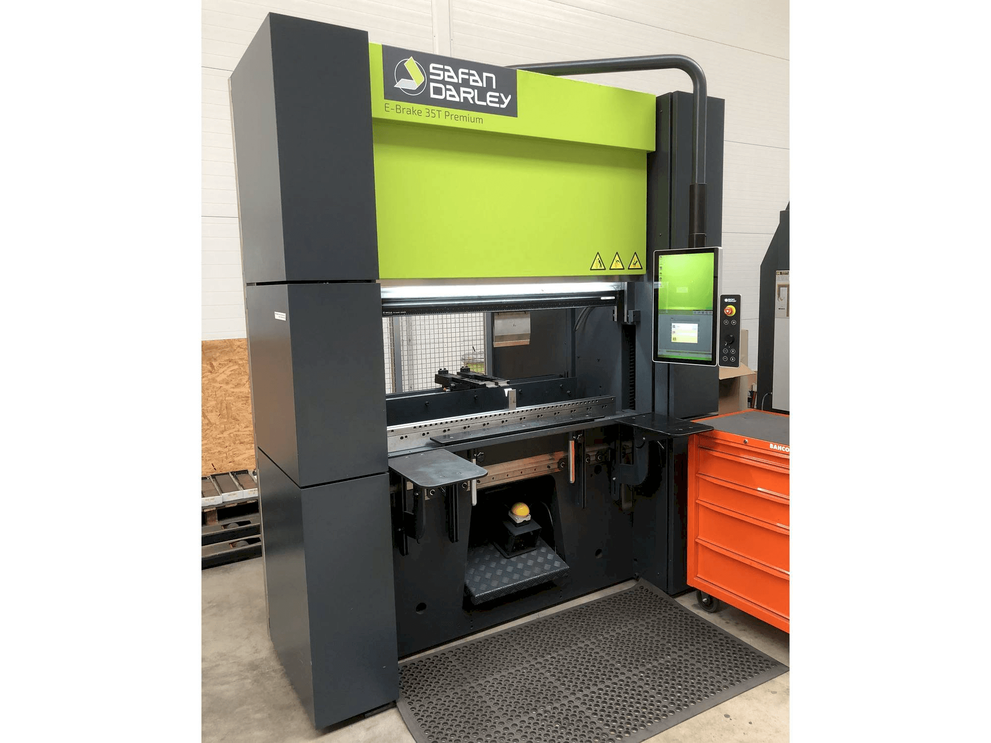 Mašīnas Safan Darley E-Brake 35T Premium pretskats