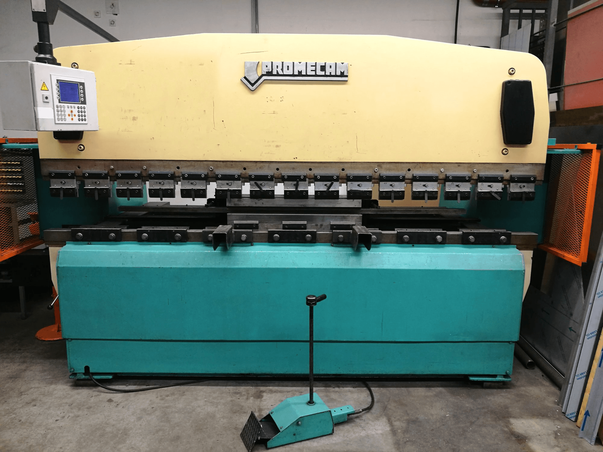 Mašīnas PROMECAM RG-103 pretskats