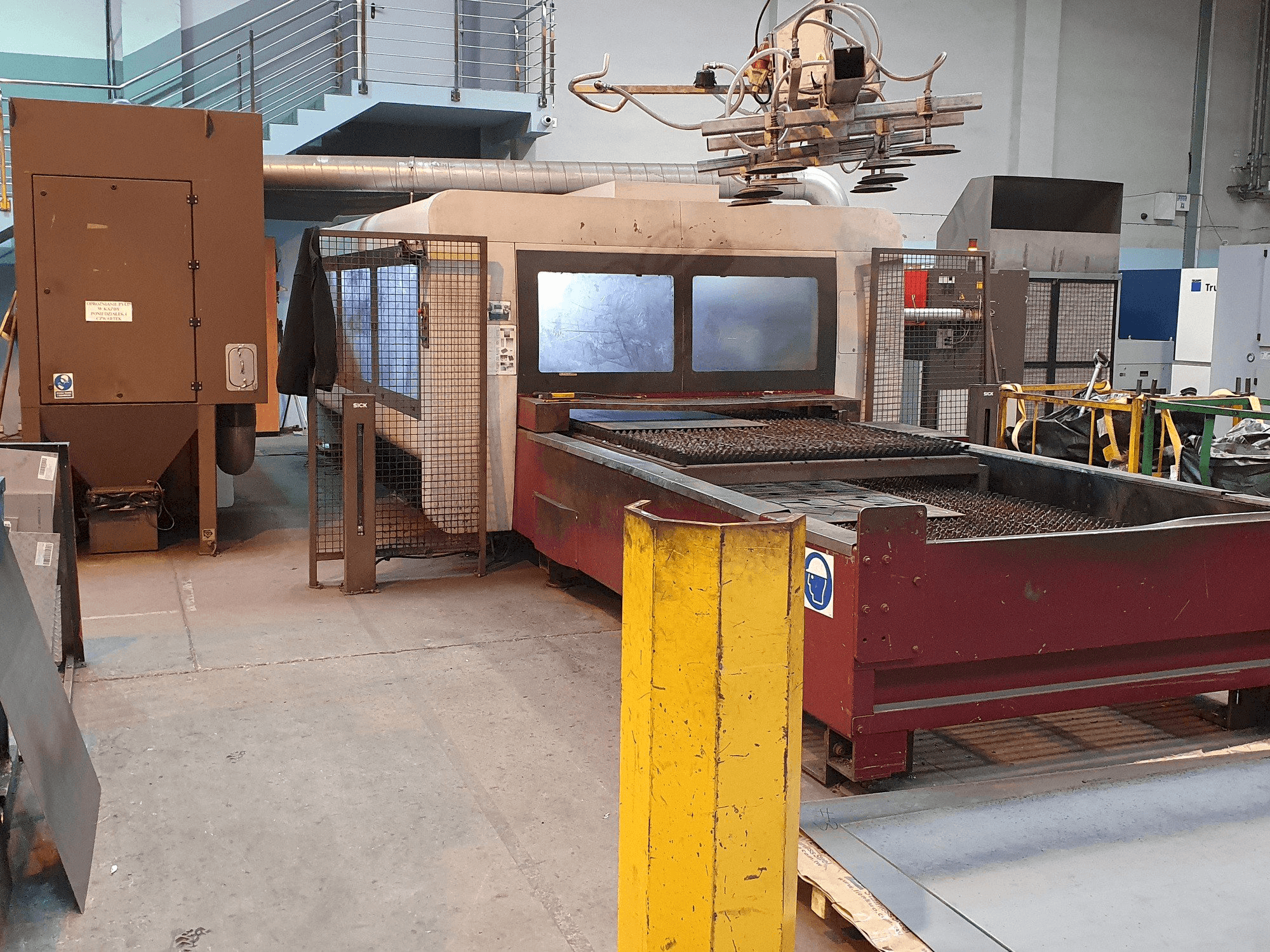 Mašīnas Bystronic BySprint Pro 3015 kreisās malas skats