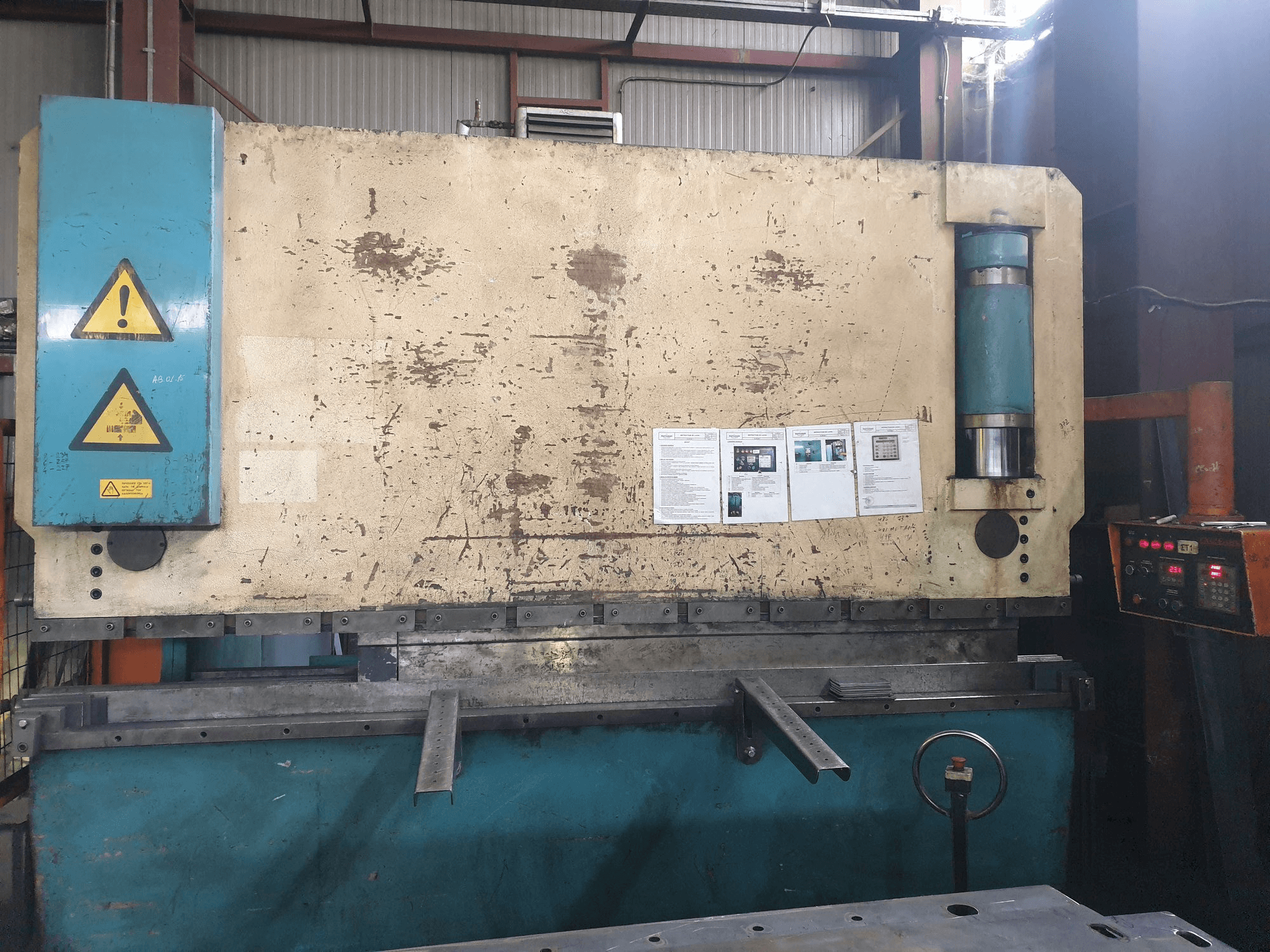 Mašīnas GIZELIS PB 130/3000 pretskats