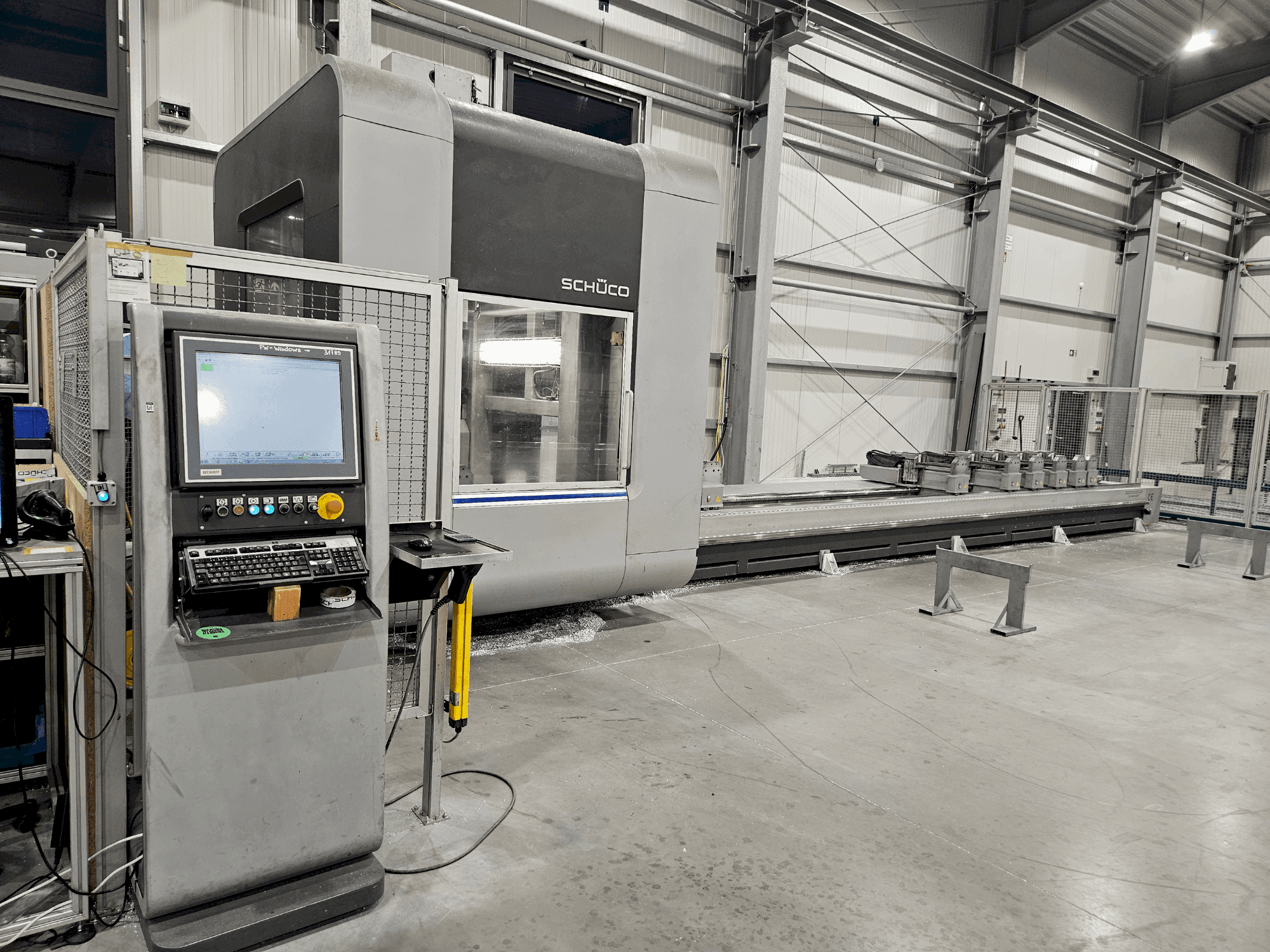 Mašīnas SCHÜCO DC 500 pretskats