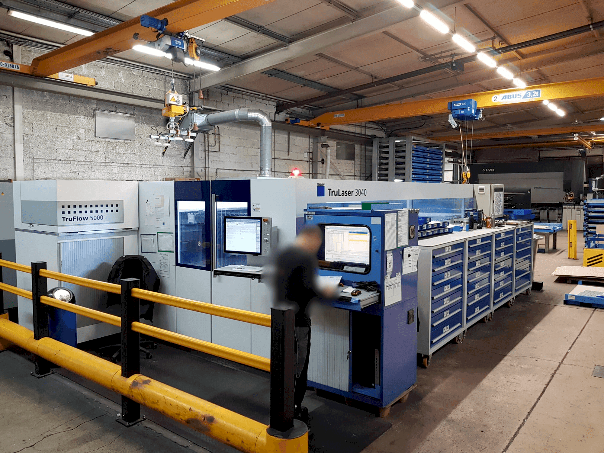 Mašīnas TRUMPF TruLaser 3040 5kW CO2 pretskats