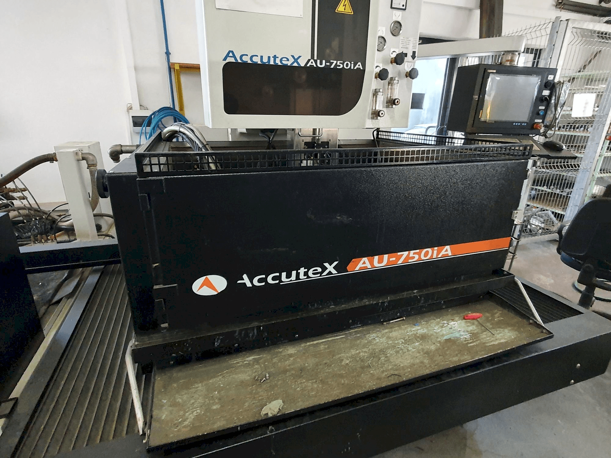 Mašīnas AccuteX AU-750iA pretskats