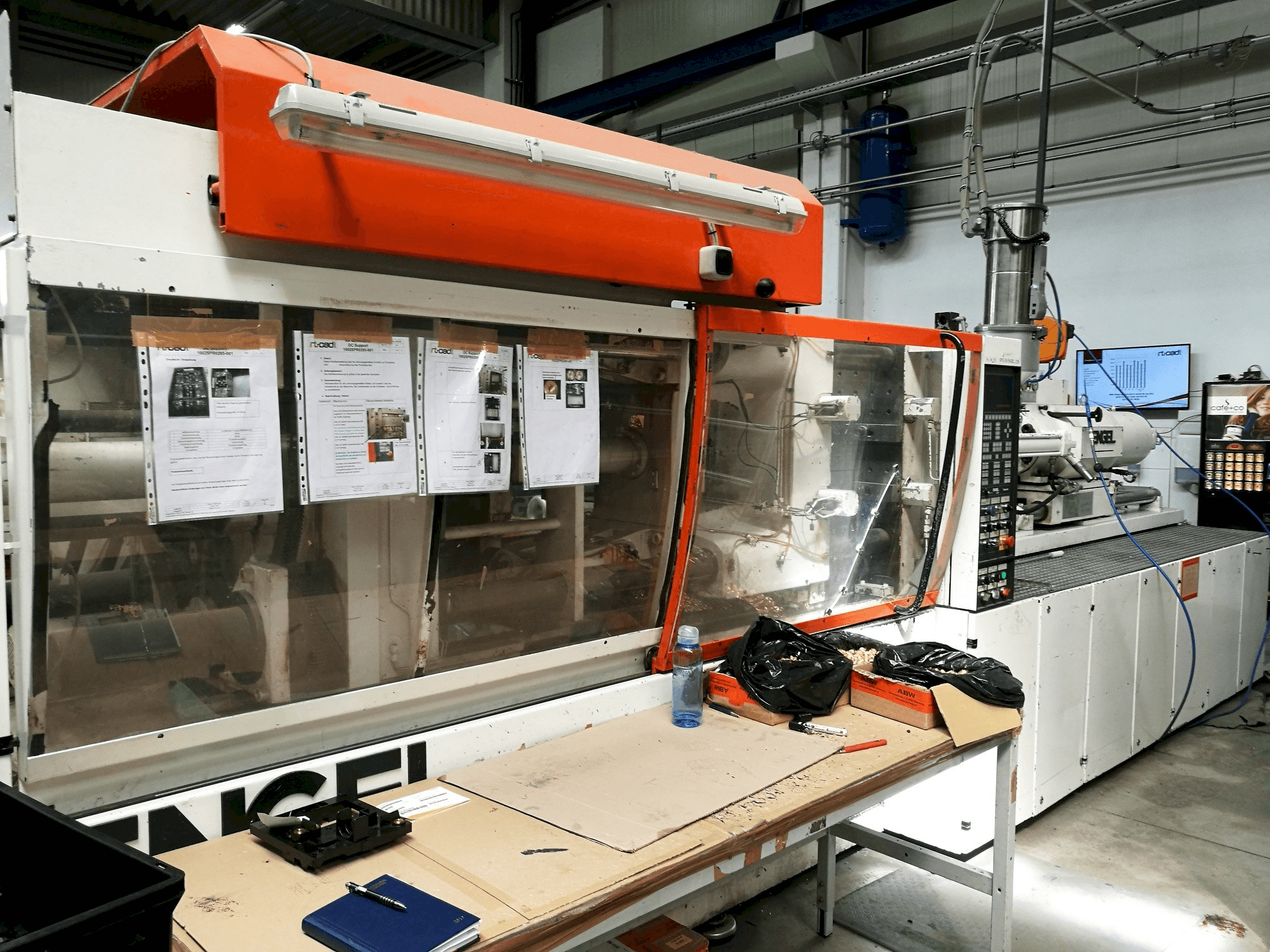 Mašīnas ENGEL ES 1300/225 pretskats