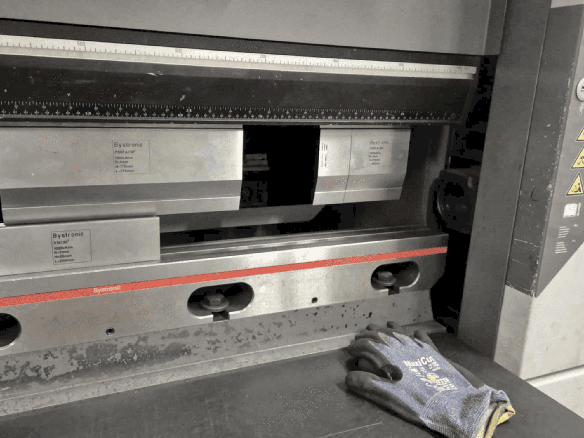 Mašīnas Bystronic Xpert 40/1030 pretskats