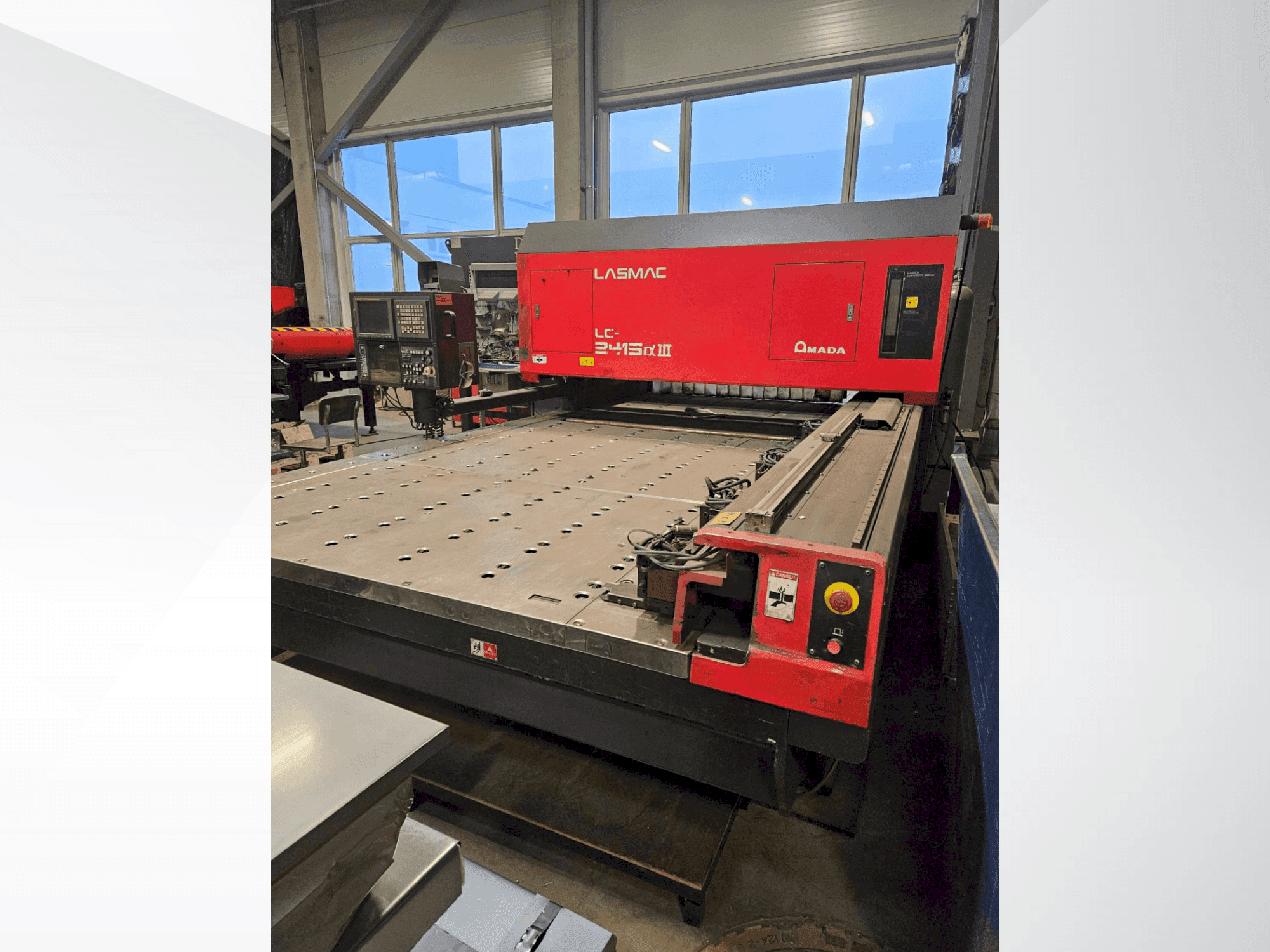 Mašīnas AMADA LC 2415 A3 pretskats