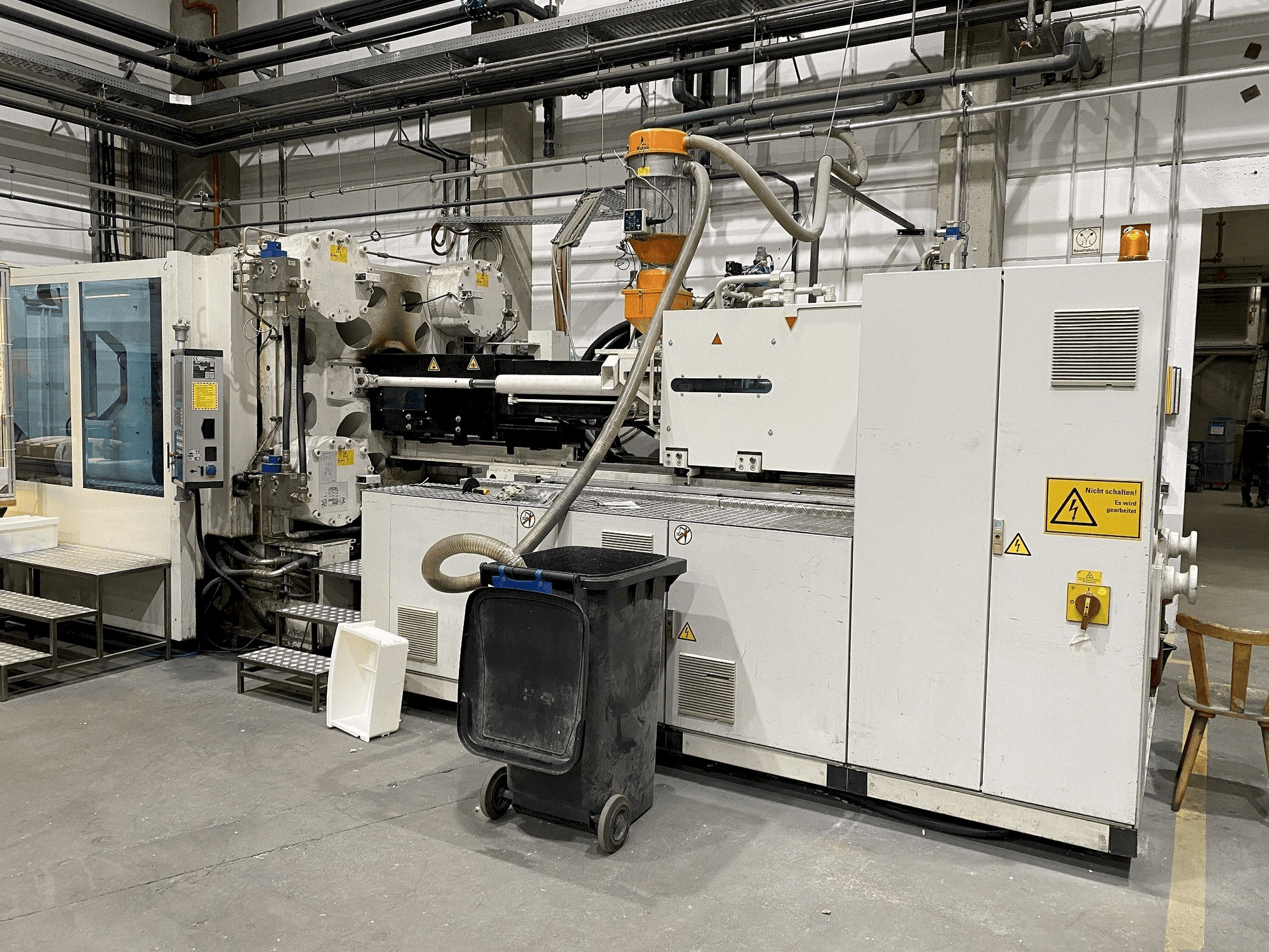 Mašīnas Battenfeld HM 800 2P/5400 pretskats