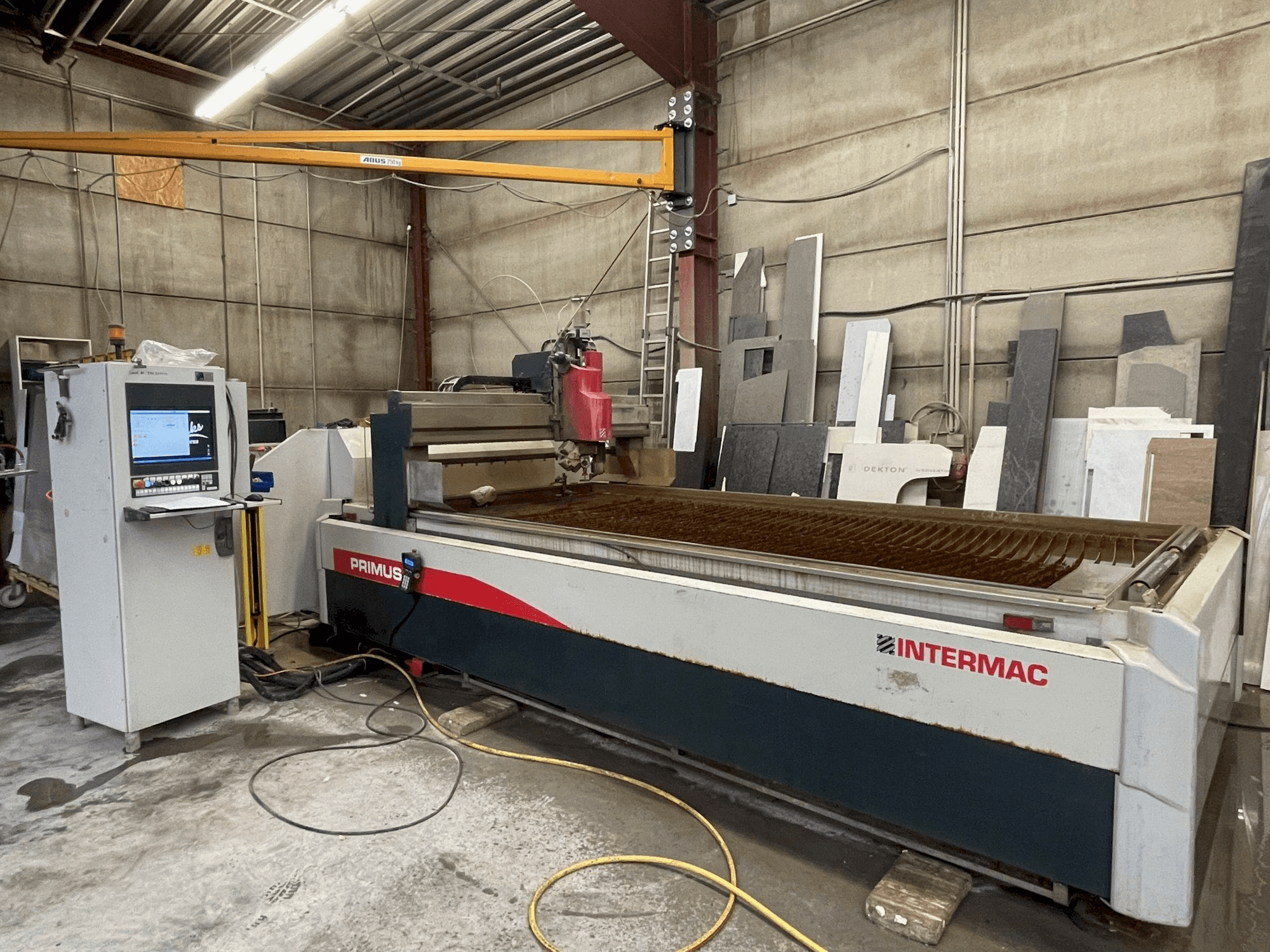 Mašīnas Intermac Primus 184 pretskats