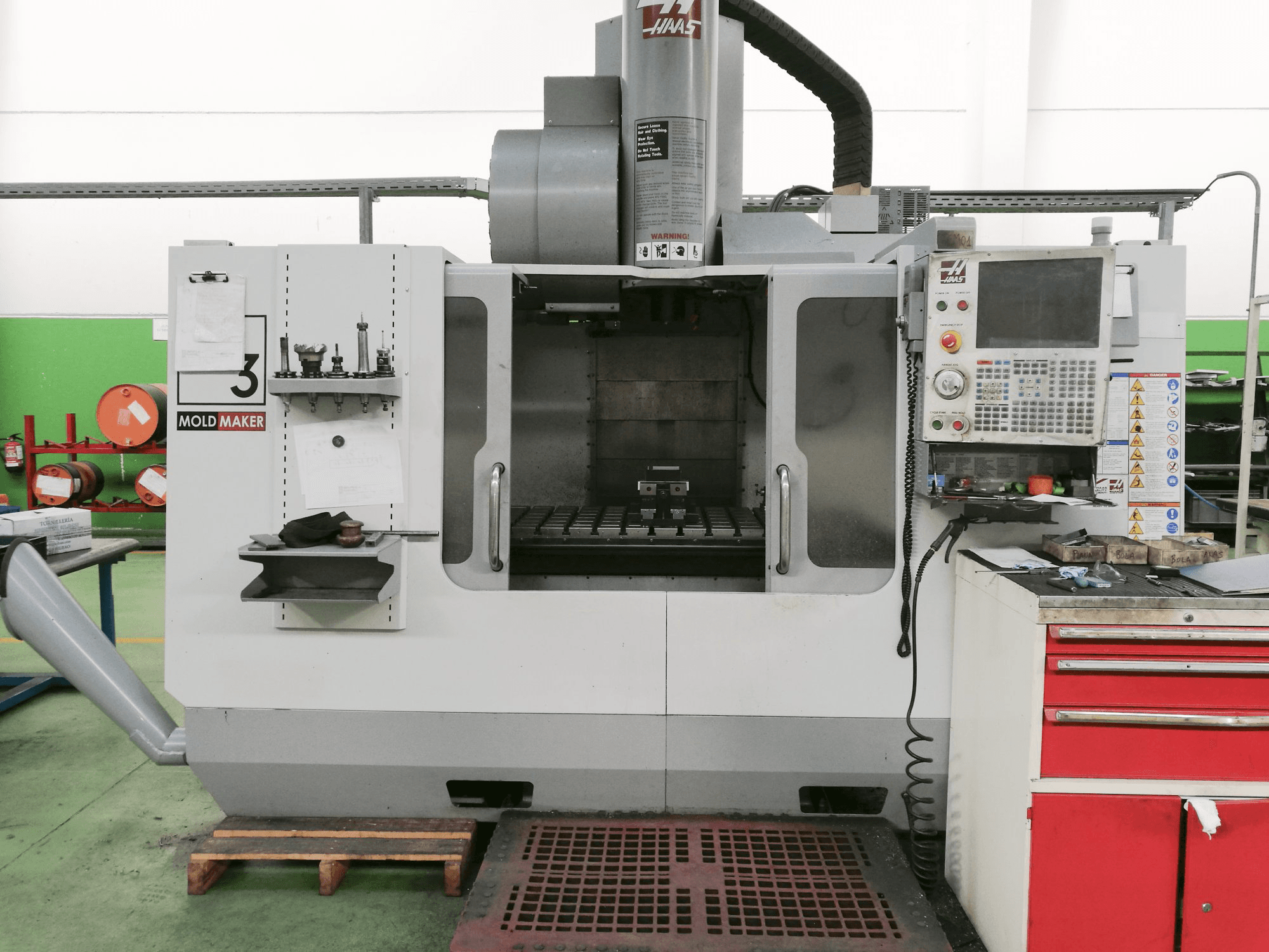 Mašīnas HAAS VM-3HE pretskats