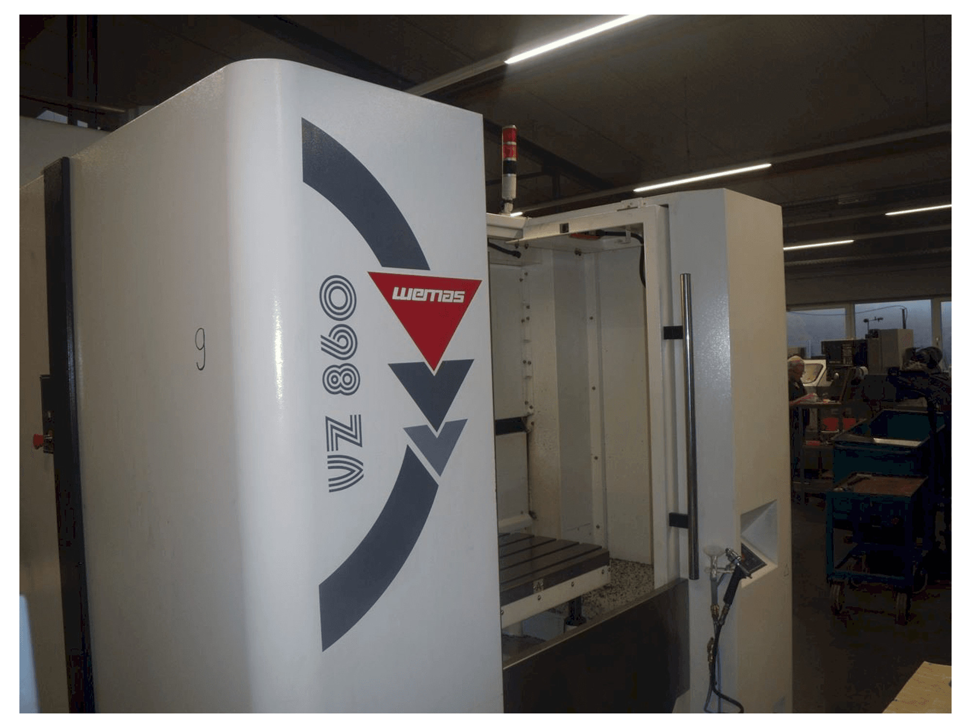 Mašīnas WEMAS VZ 860 APC pretskats