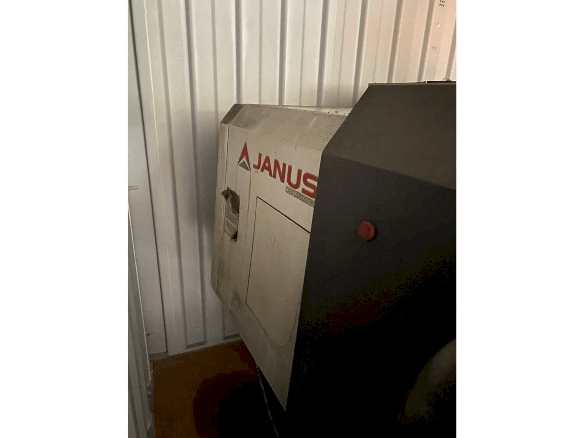 Mašīnas JANUS TK610/1350 CNC pretskats