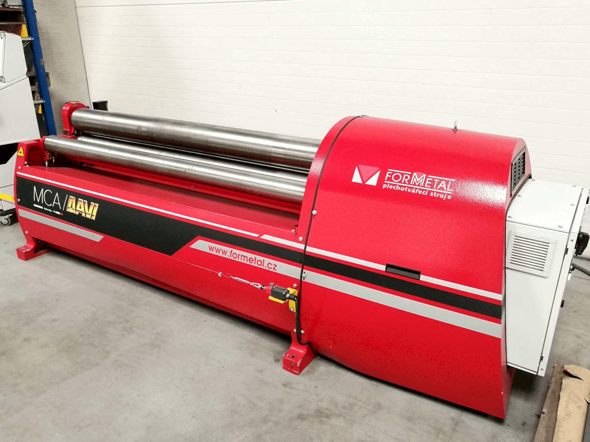 Mašīnas Davi MCA 2017 skats no labās puses