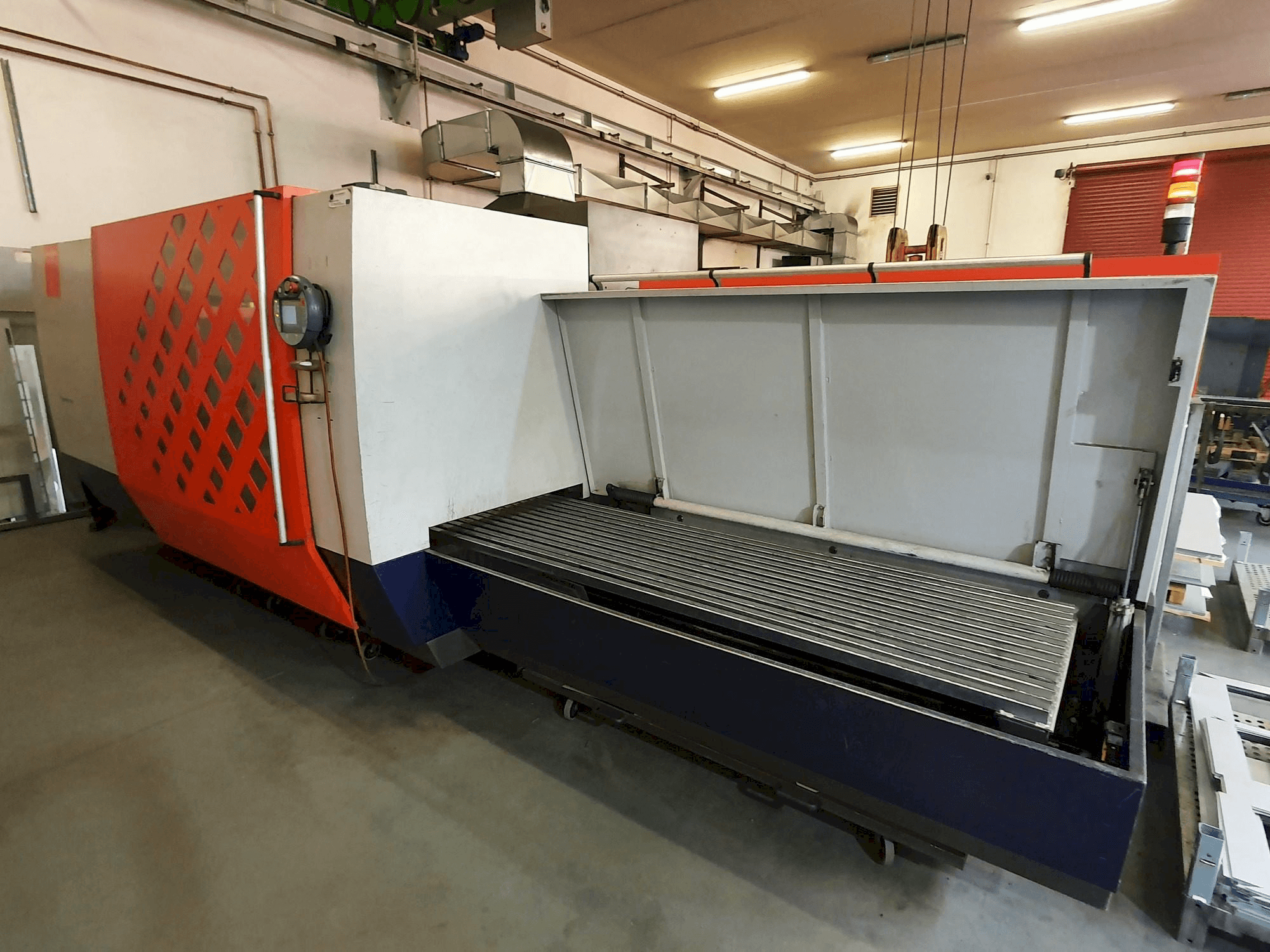 Mašīnas Bystronic ByVention 3015 pretskats