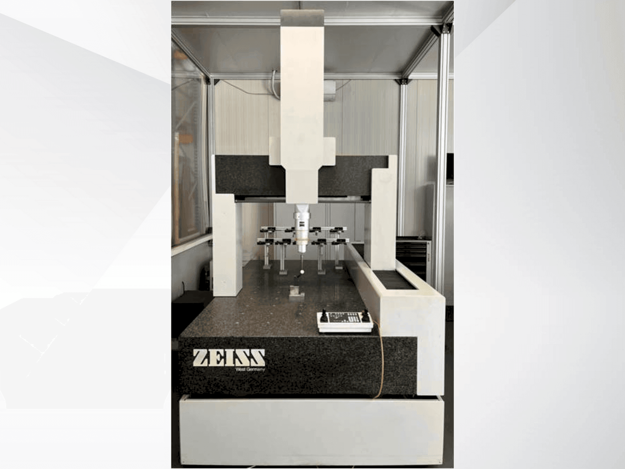 Mašīnas ZEISS UMC 850 pretskats