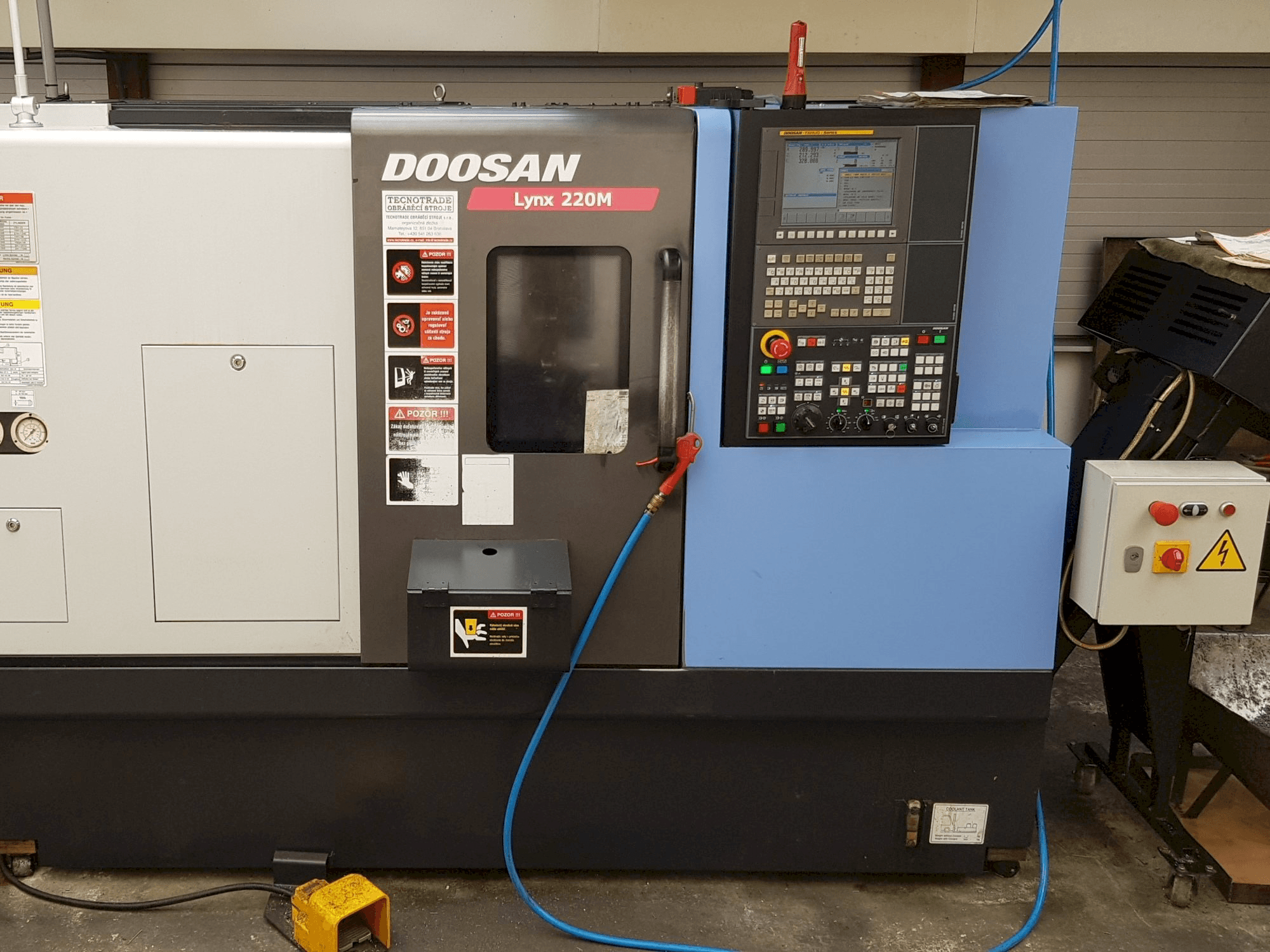 Mašīnas Doosan Lynx 220 MA pretskats