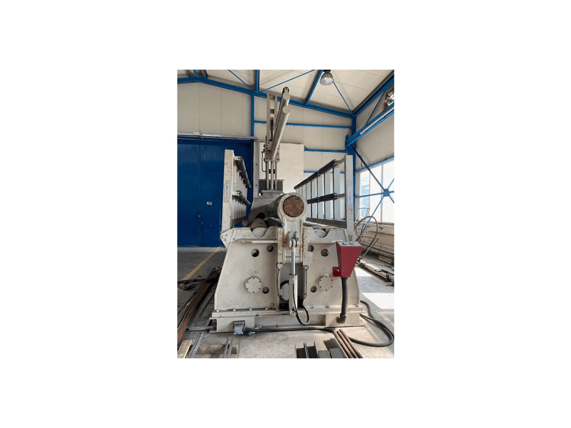 Mašīnas Akyapak AHS 4100/25 pretskats