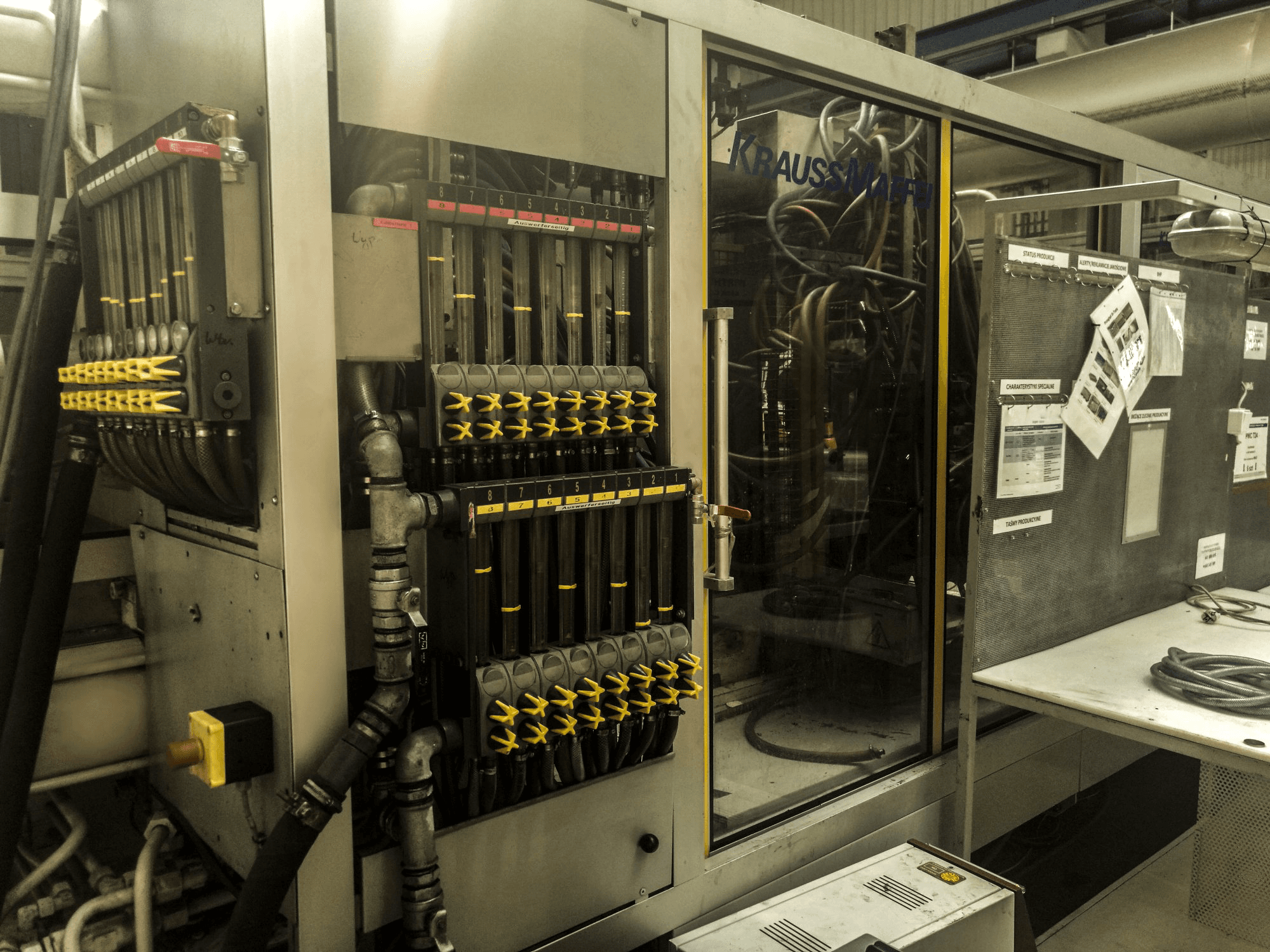 Mašīnas Krauss Maffei 800-8000 MC pretskats