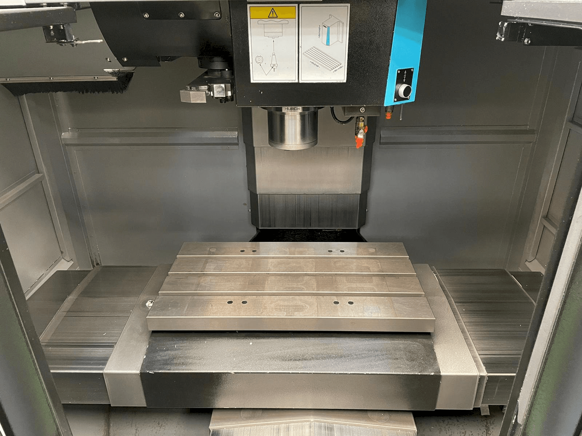 Mašīnas Hurco VM 10i pretskats