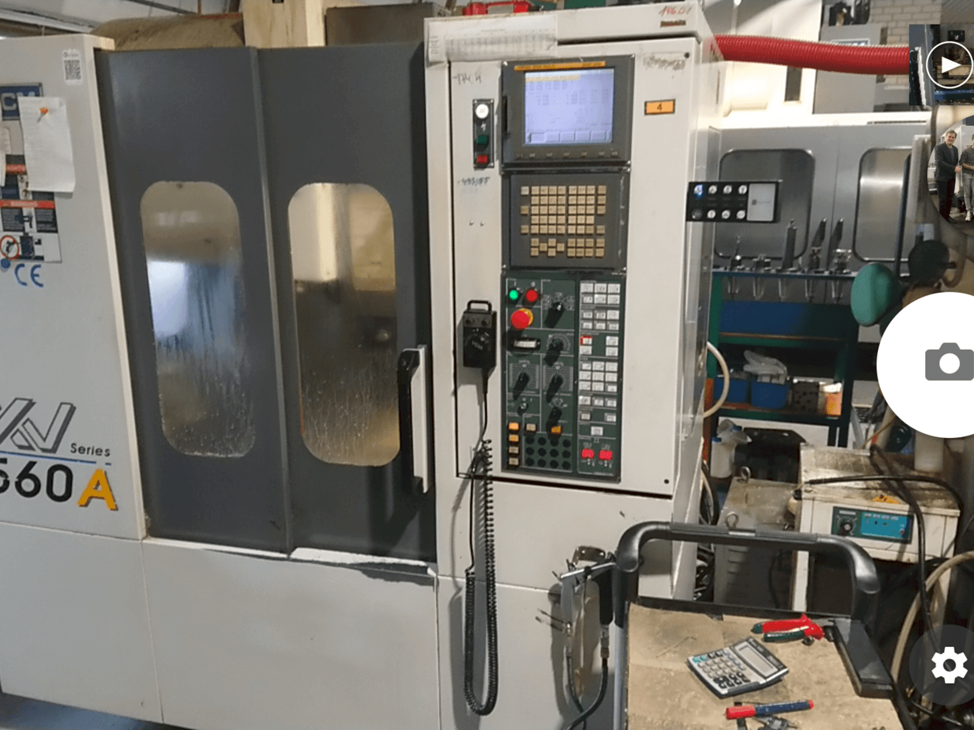 Mašīnas YCM XV560A pretskats