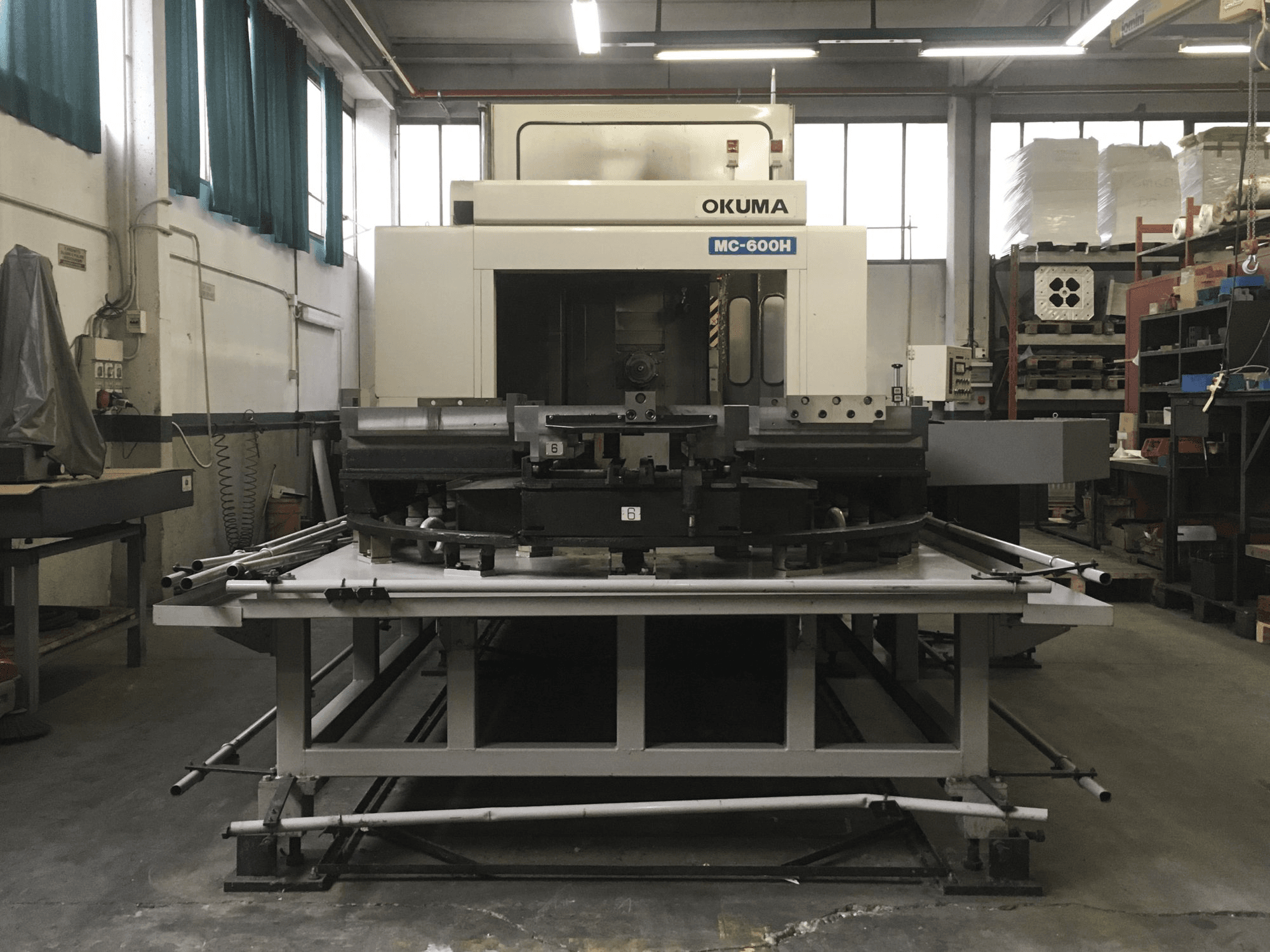 Mašīnas Okuma MC-600H pretskats