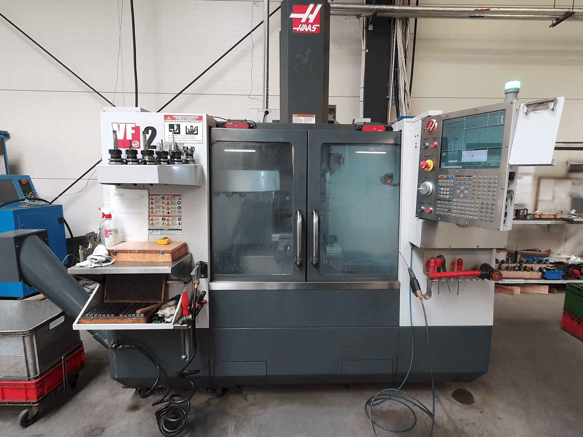 Mašīnas HAAS VF-2 pretskats